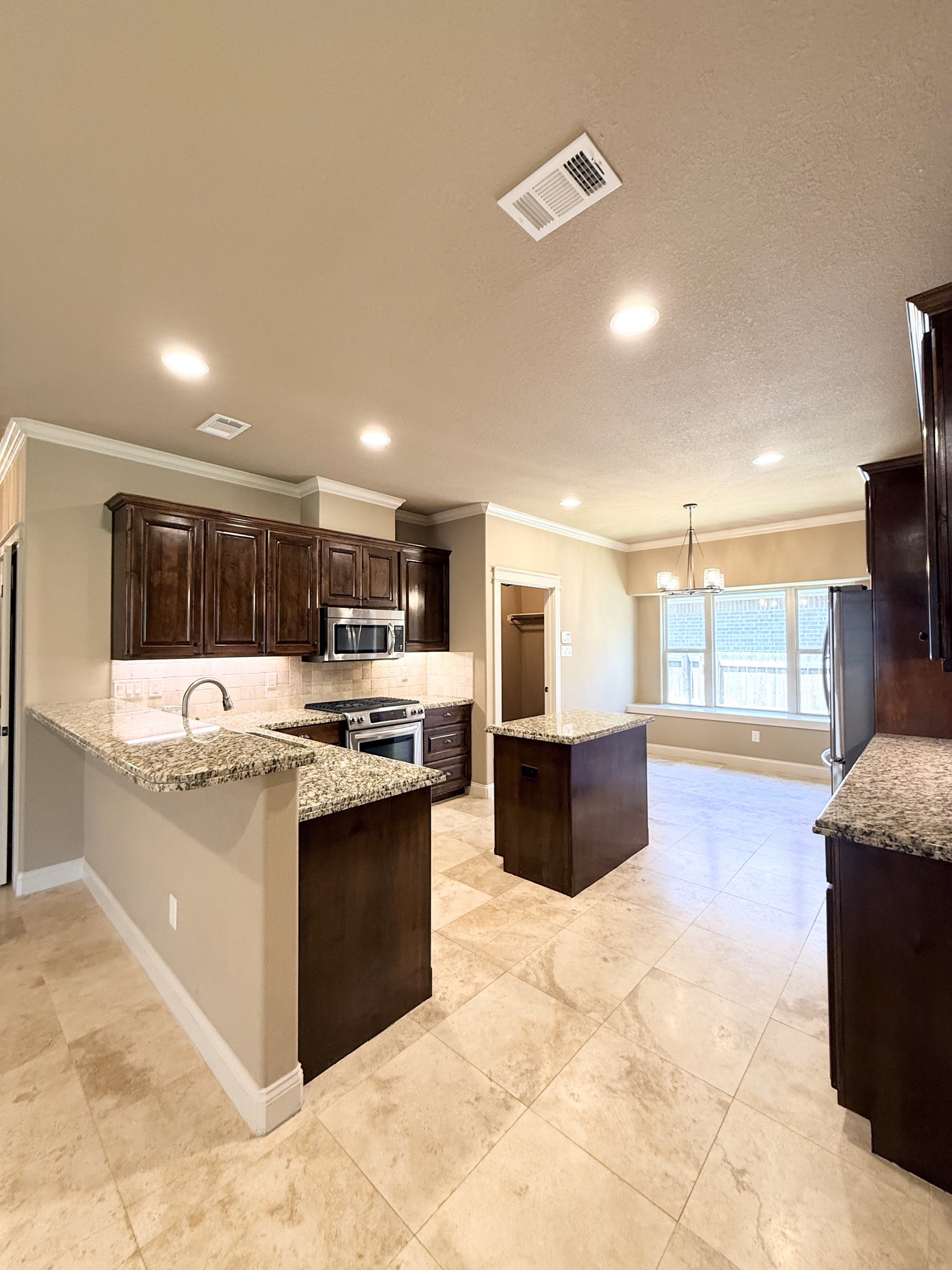 4306 Rock Bend Drive Property Photo 3