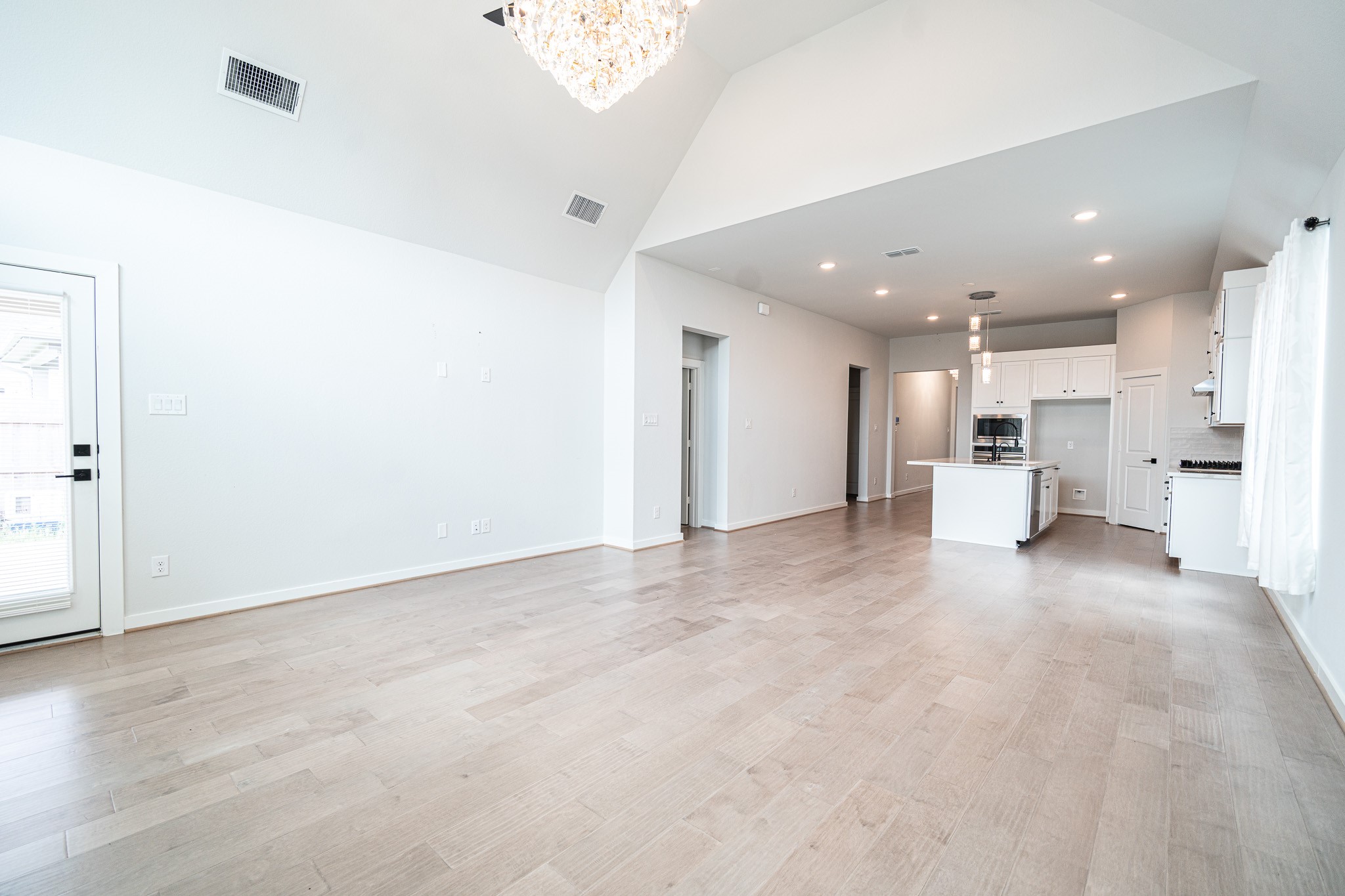 24819 Yellow Spruce Property Photo 9