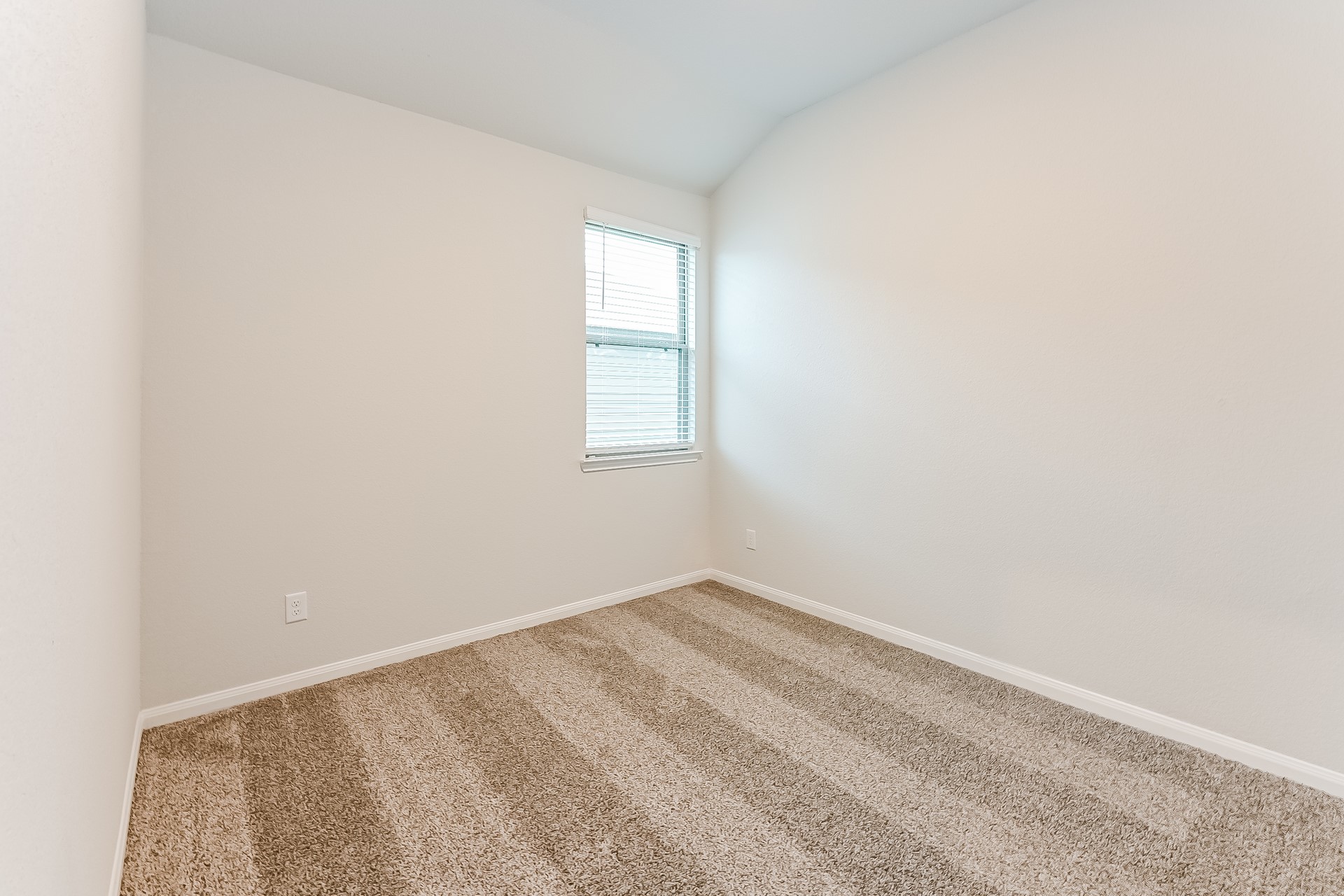 11040 Patriot Court Property Photo 6