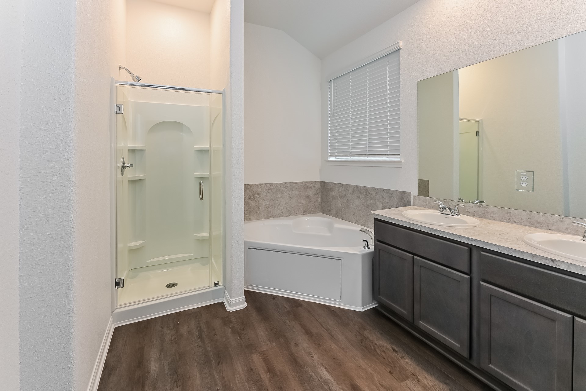 11040 Patriot Court Property Photo 13
