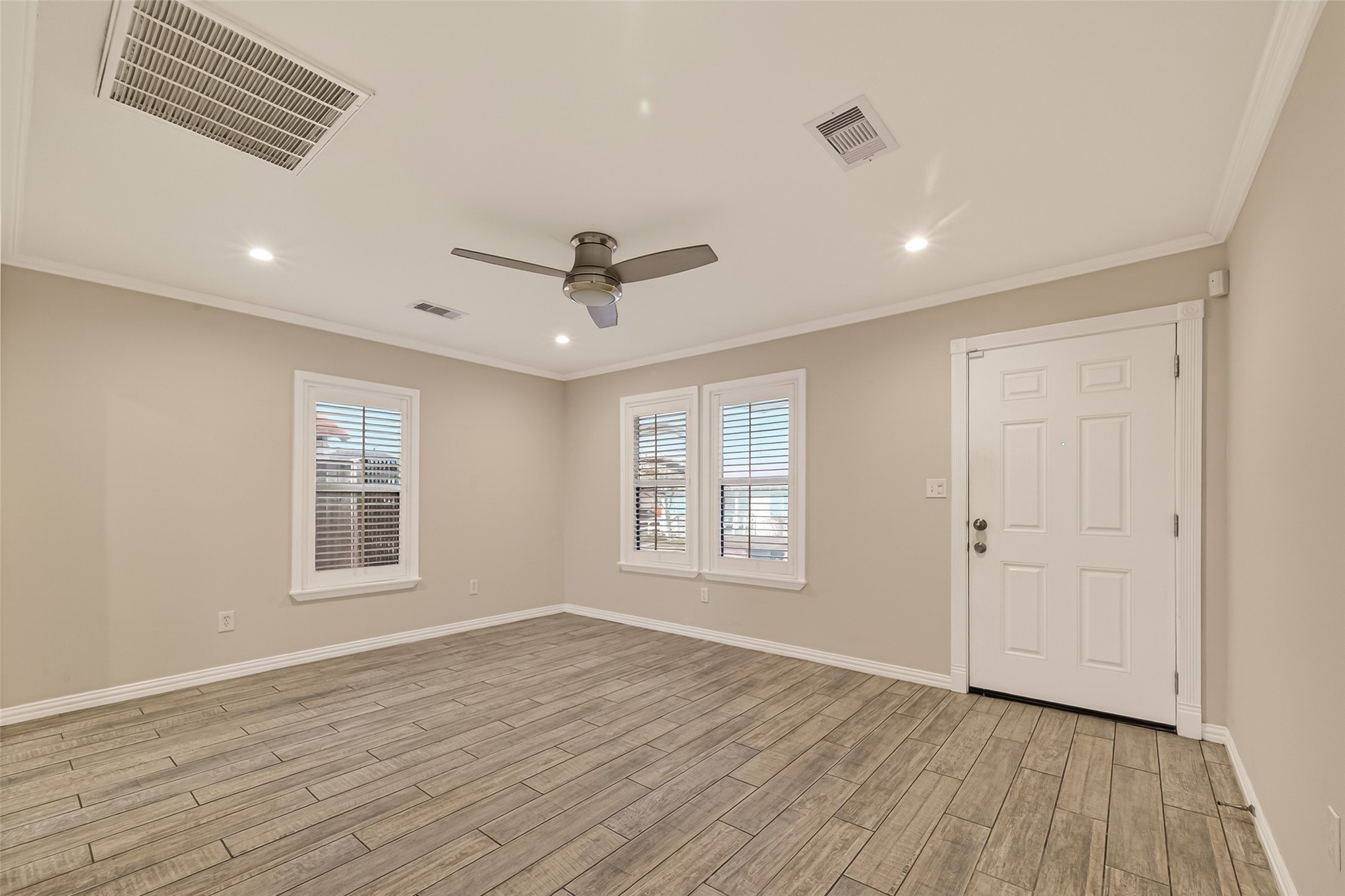5721 Sylvia Drive Property Photo 4