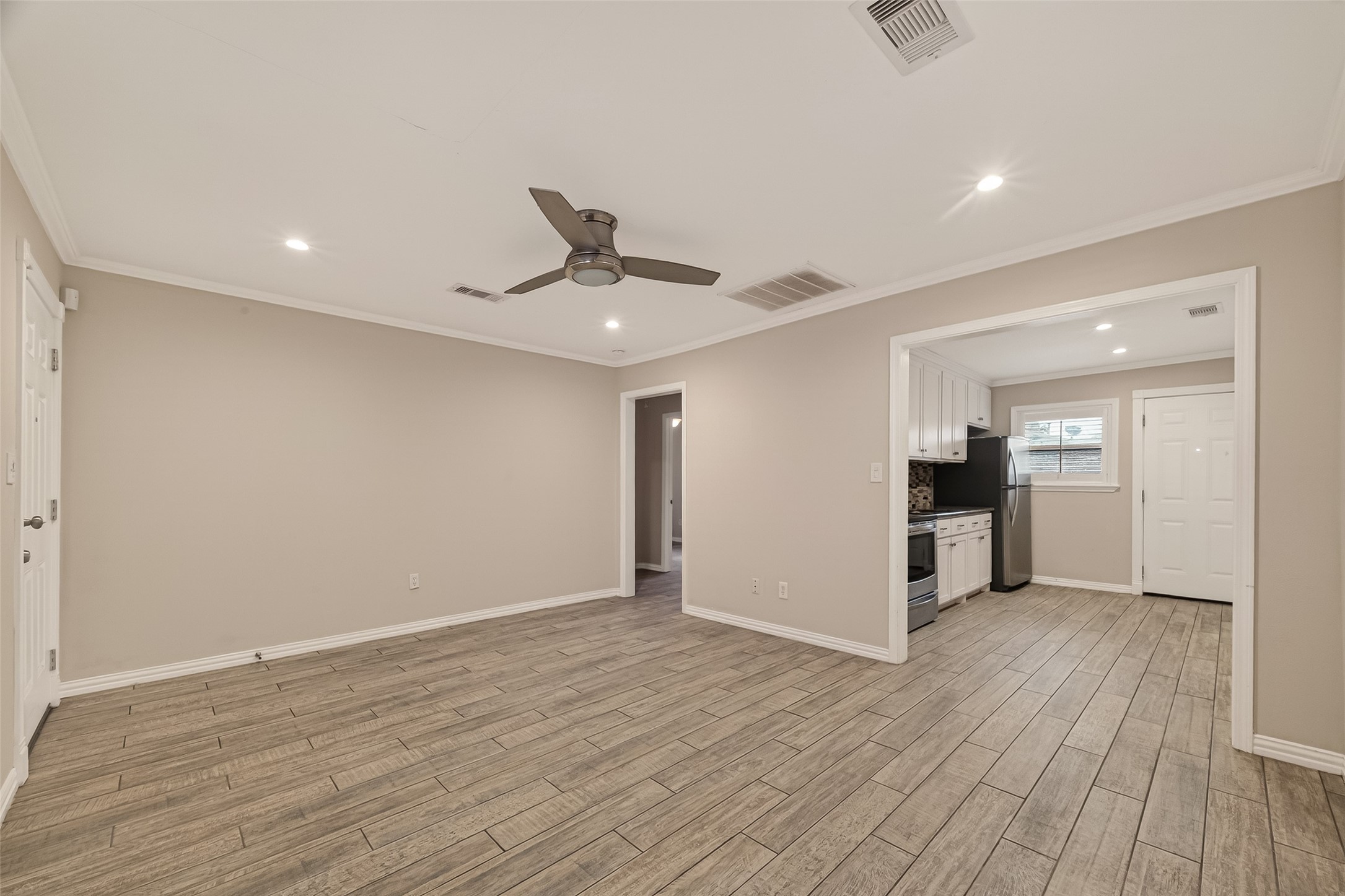 5721 Sylvia Drive Property Photo 6