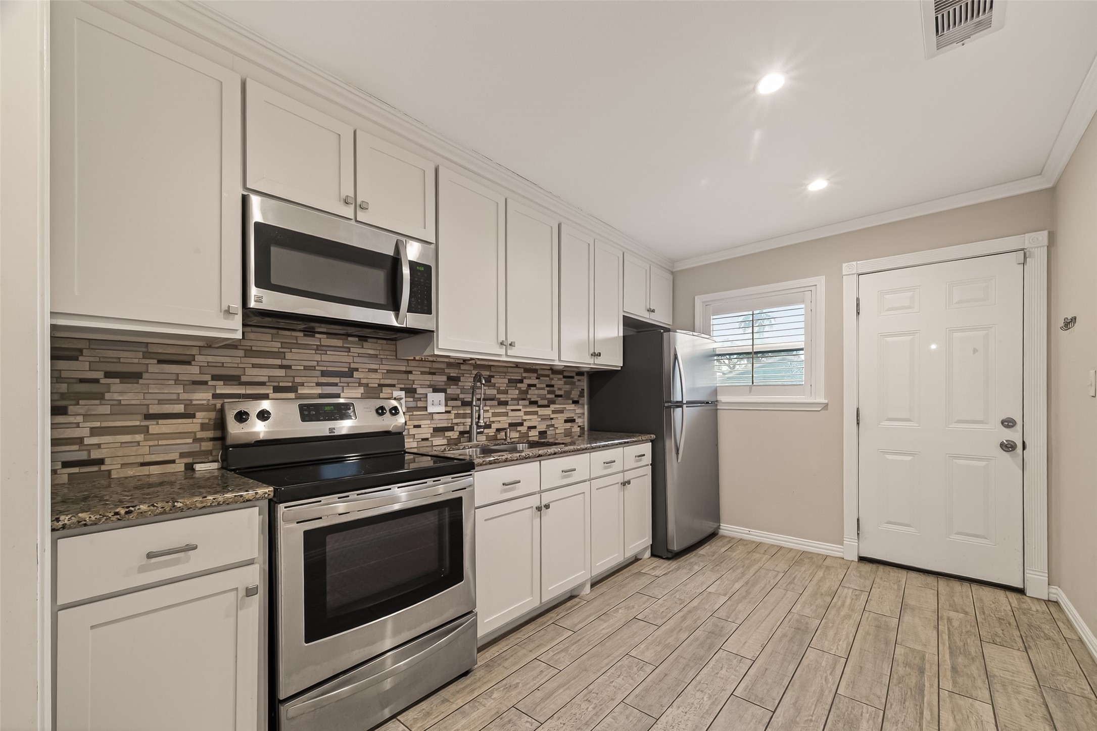 5721 Sylvia Drive Property Photo 8