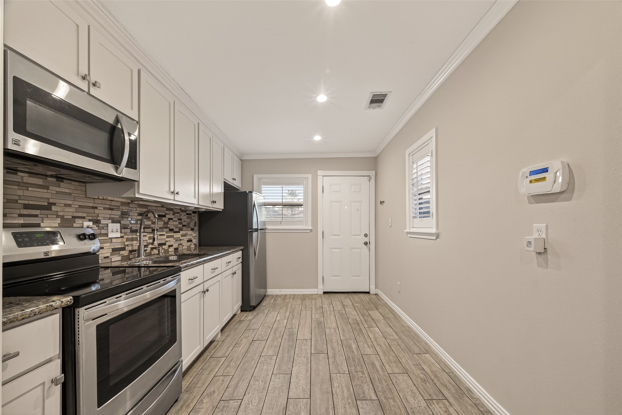 5721 Sylvia Drive Property Photo 9