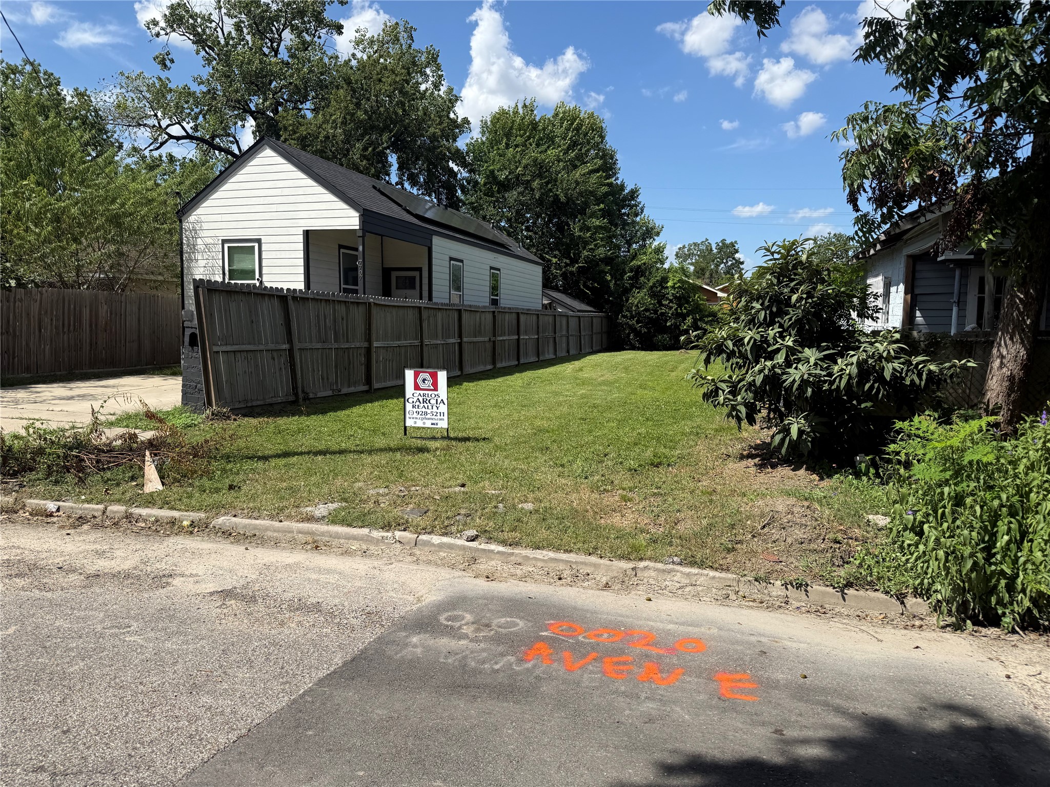 7709 Avenue E Property Photo 2