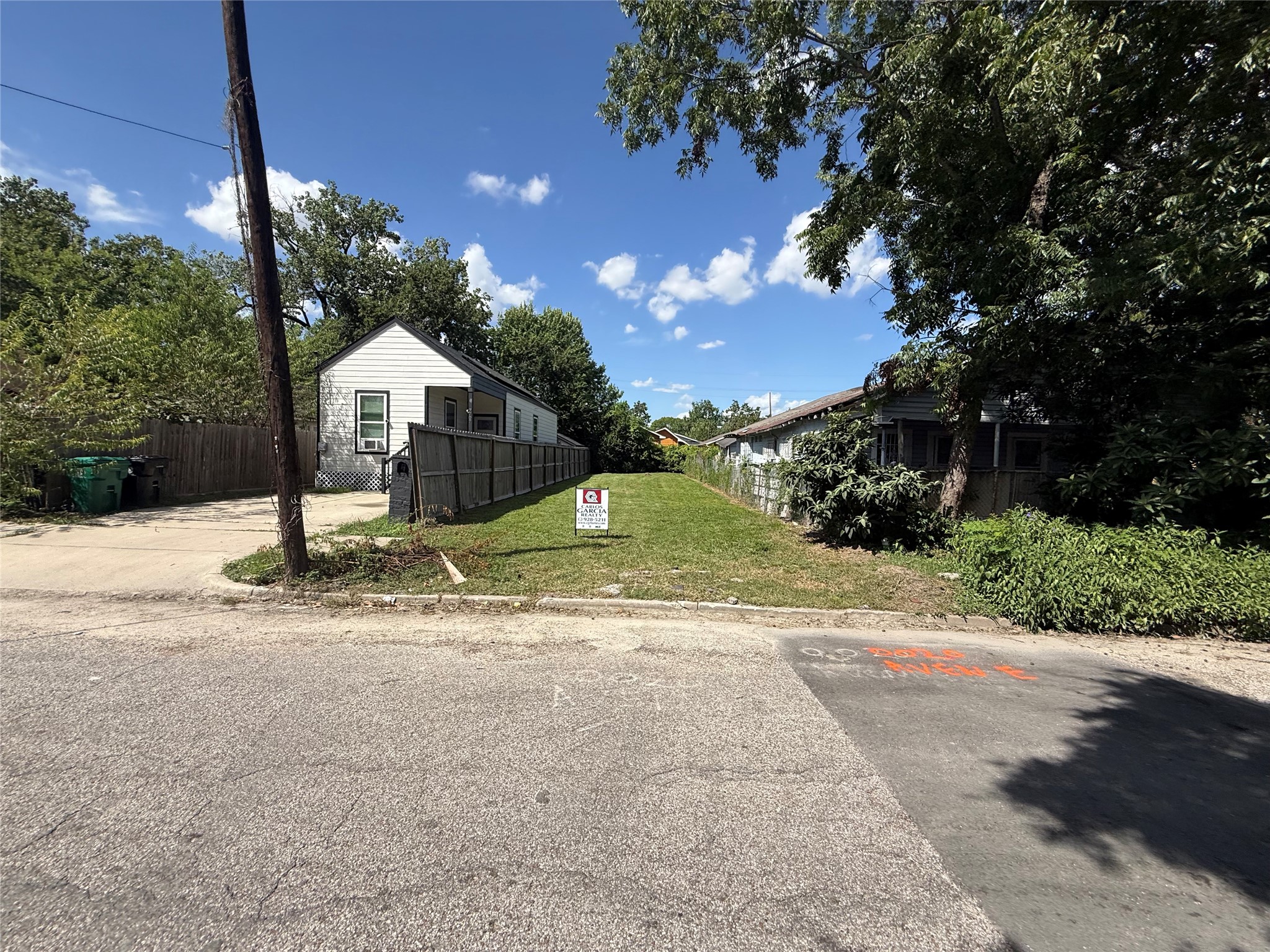 7709 Avenue E Property Photo 3