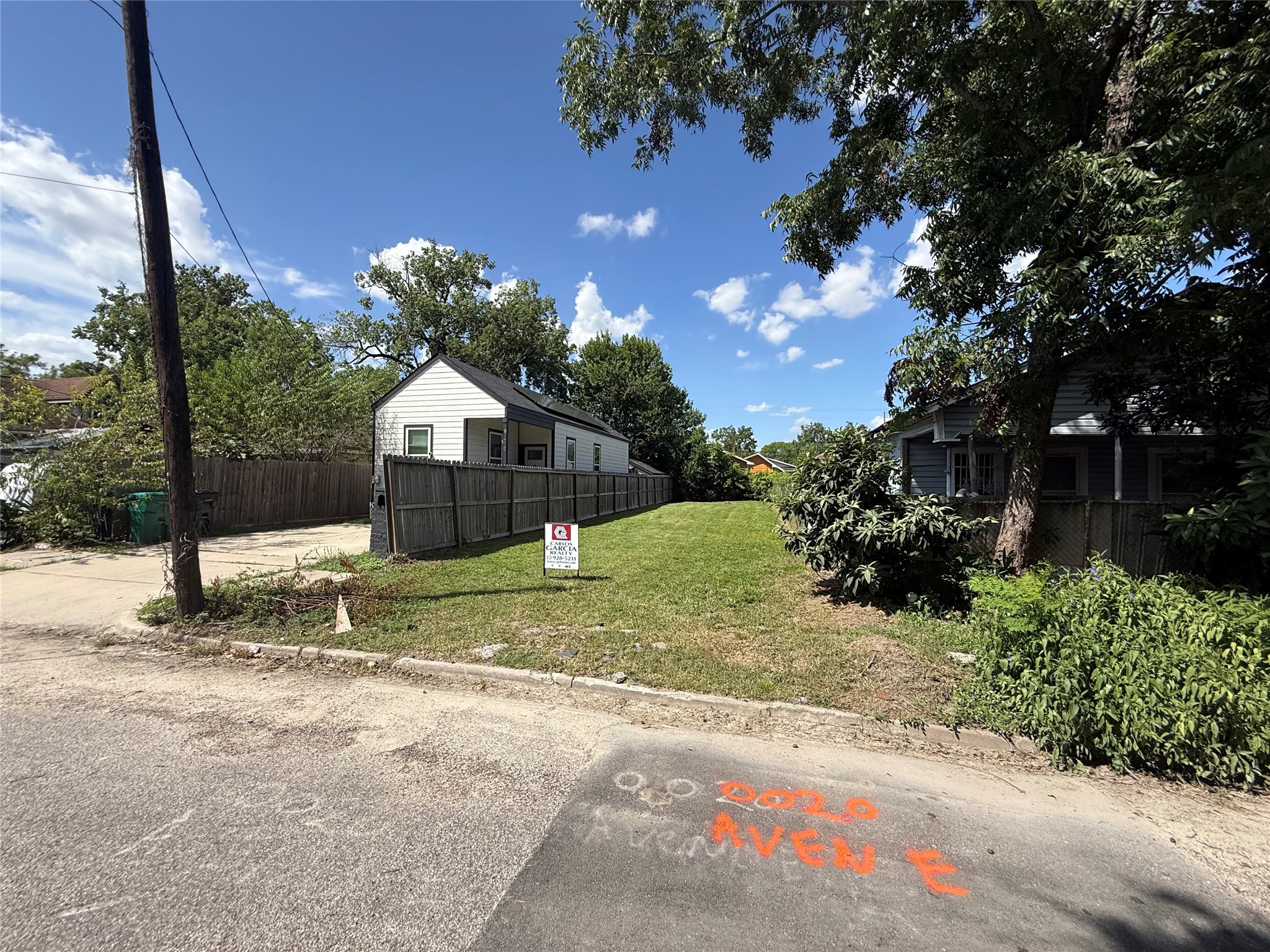 7709 Avenue E Property Photo 6