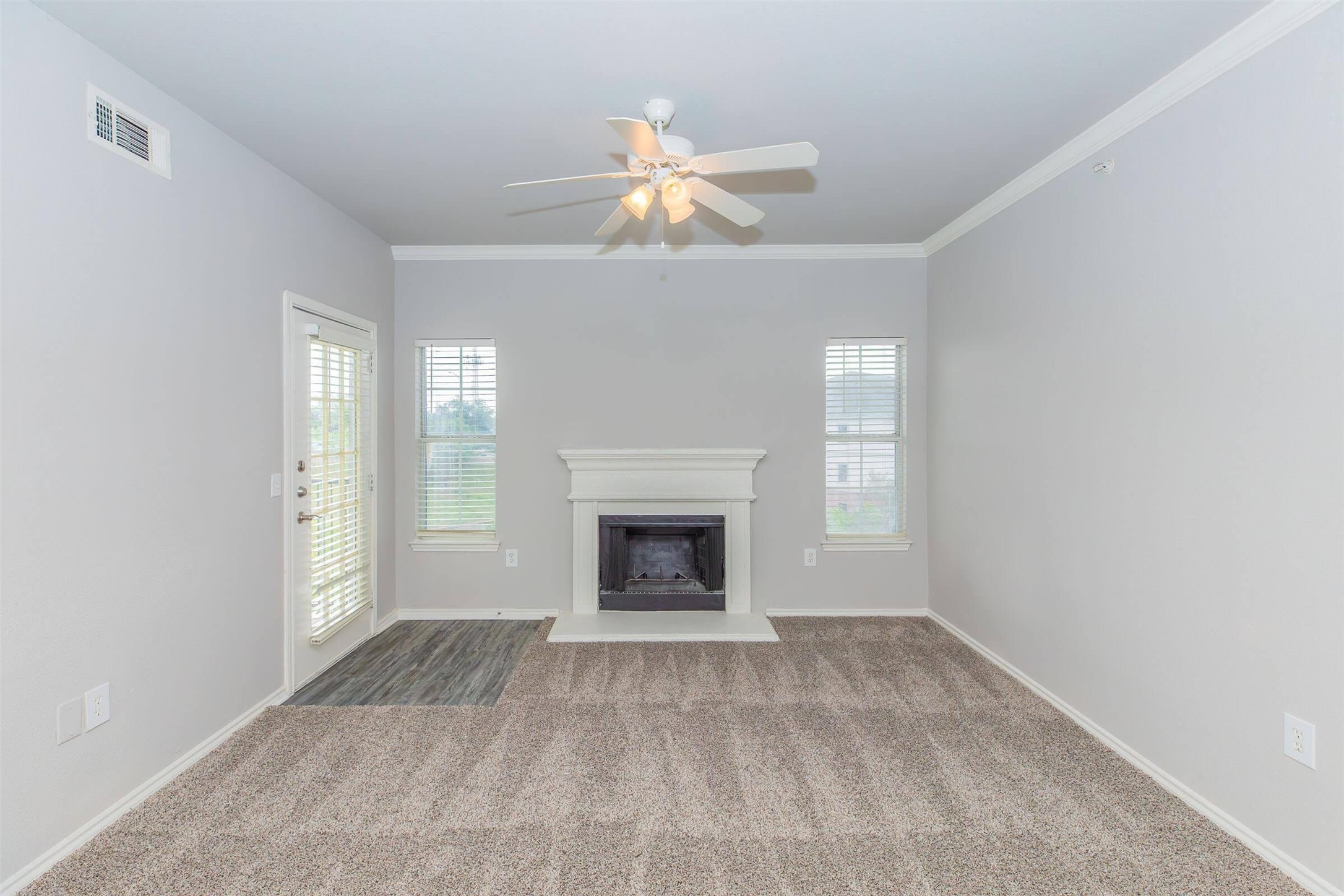 400 E Cypress Creek Rd Property Photo 8