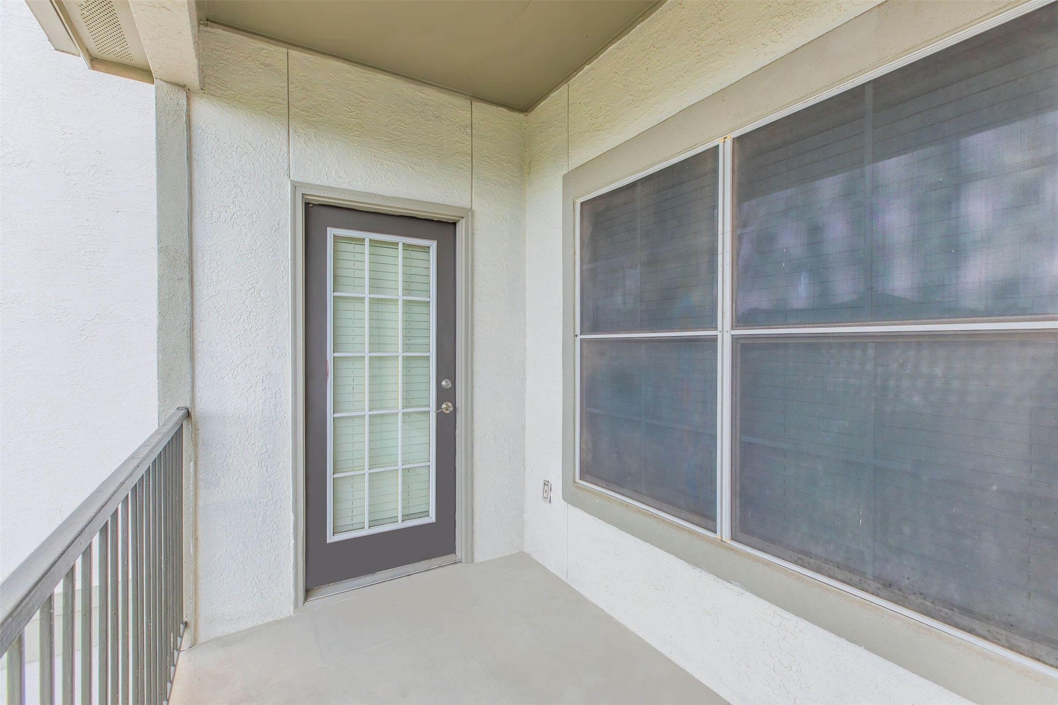 400 E Cypress Creek Rd Property Photo 9