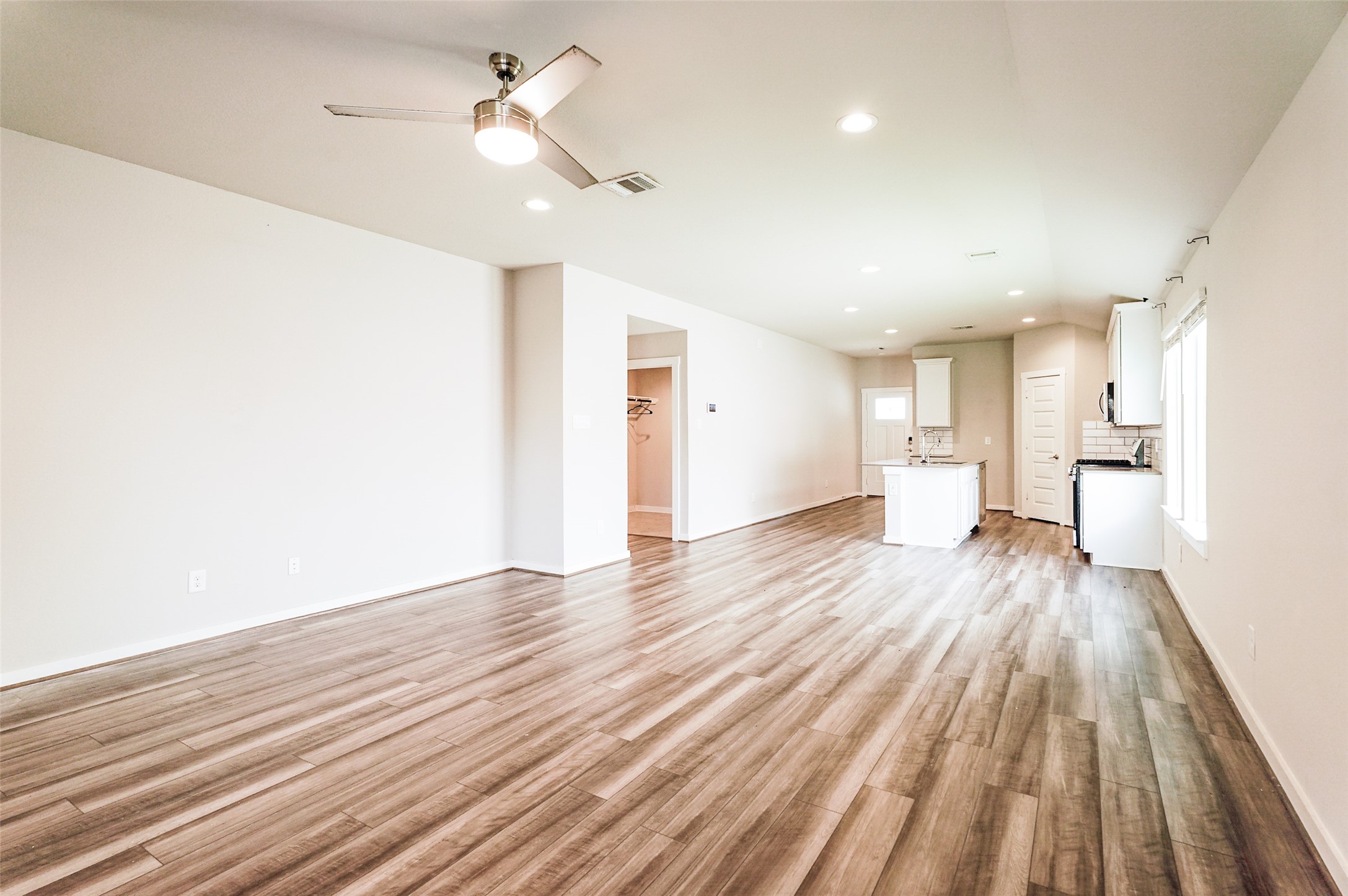 7523 Ramsgate Cliff Lane Property Photo 4