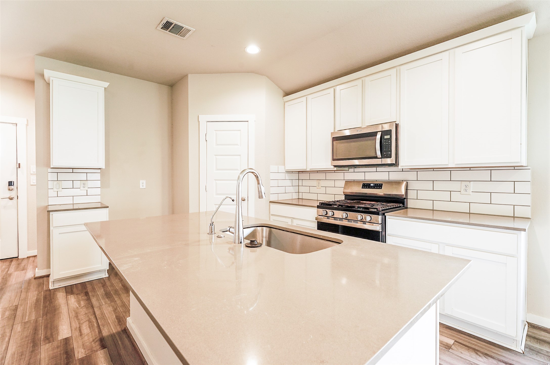 7523 Ramsgate Cliff Lane Property Photo 9