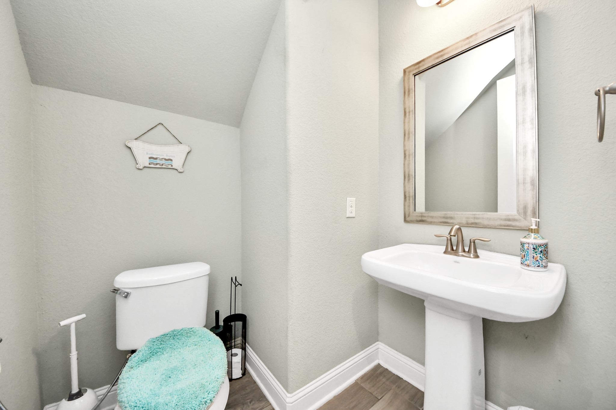 20211 Cascading Falls Boulevard Property Photo 25