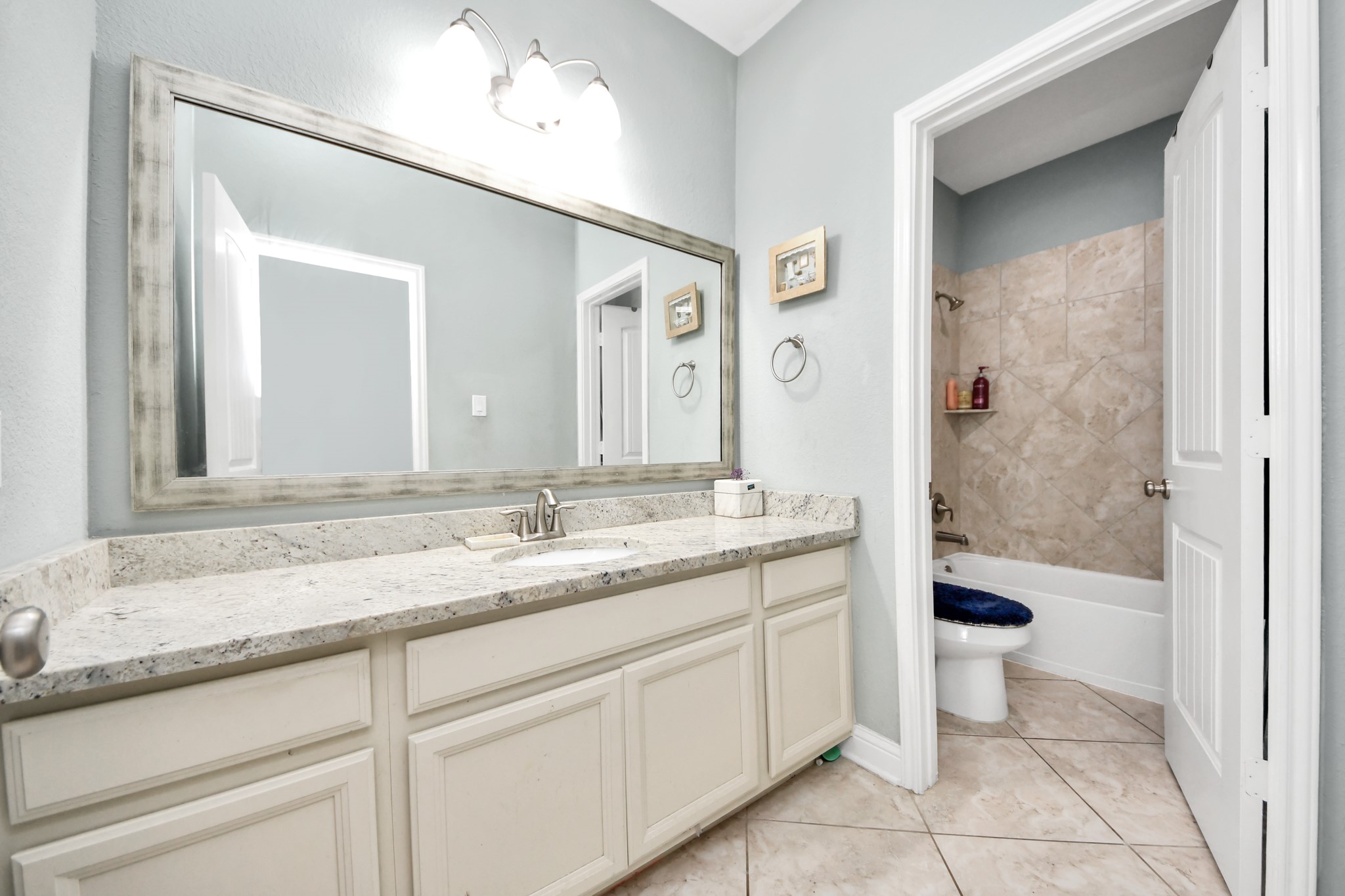 20211 Cascading Falls Boulevard Property Photo 27