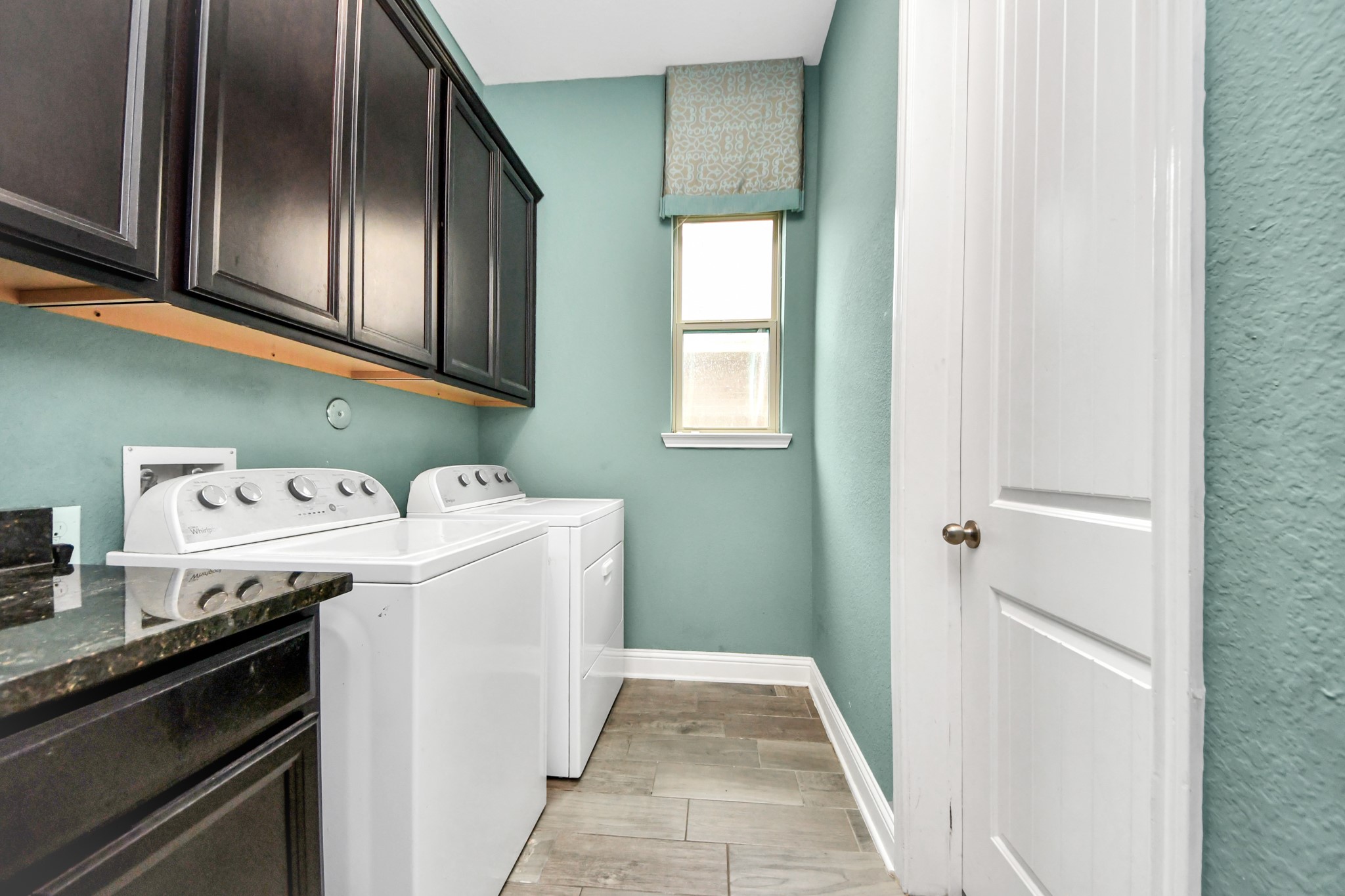 20211 Cascading Falls Boulevard Property Photo 34