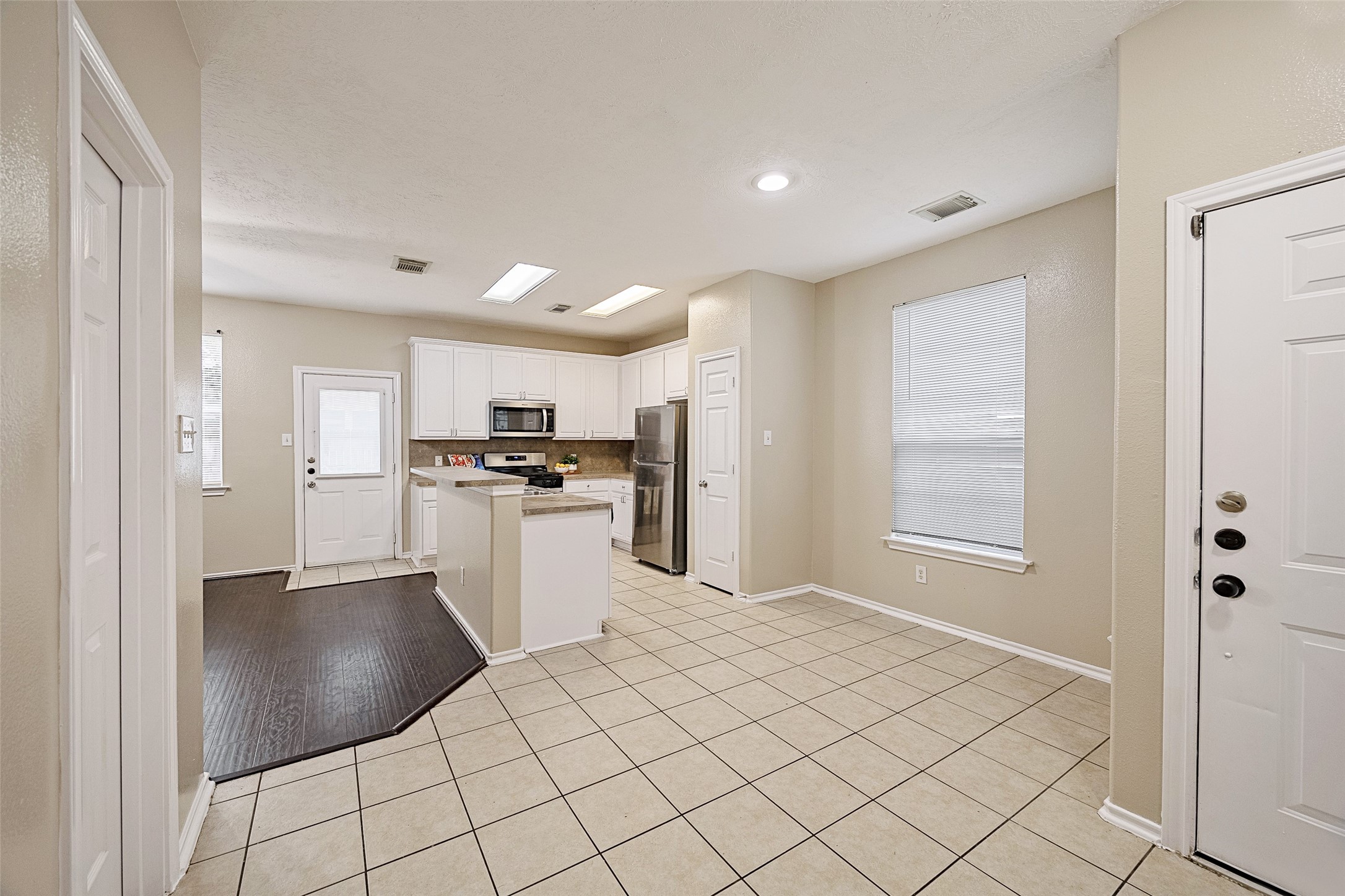 14334 Fairbuff Lane Property Photo 5