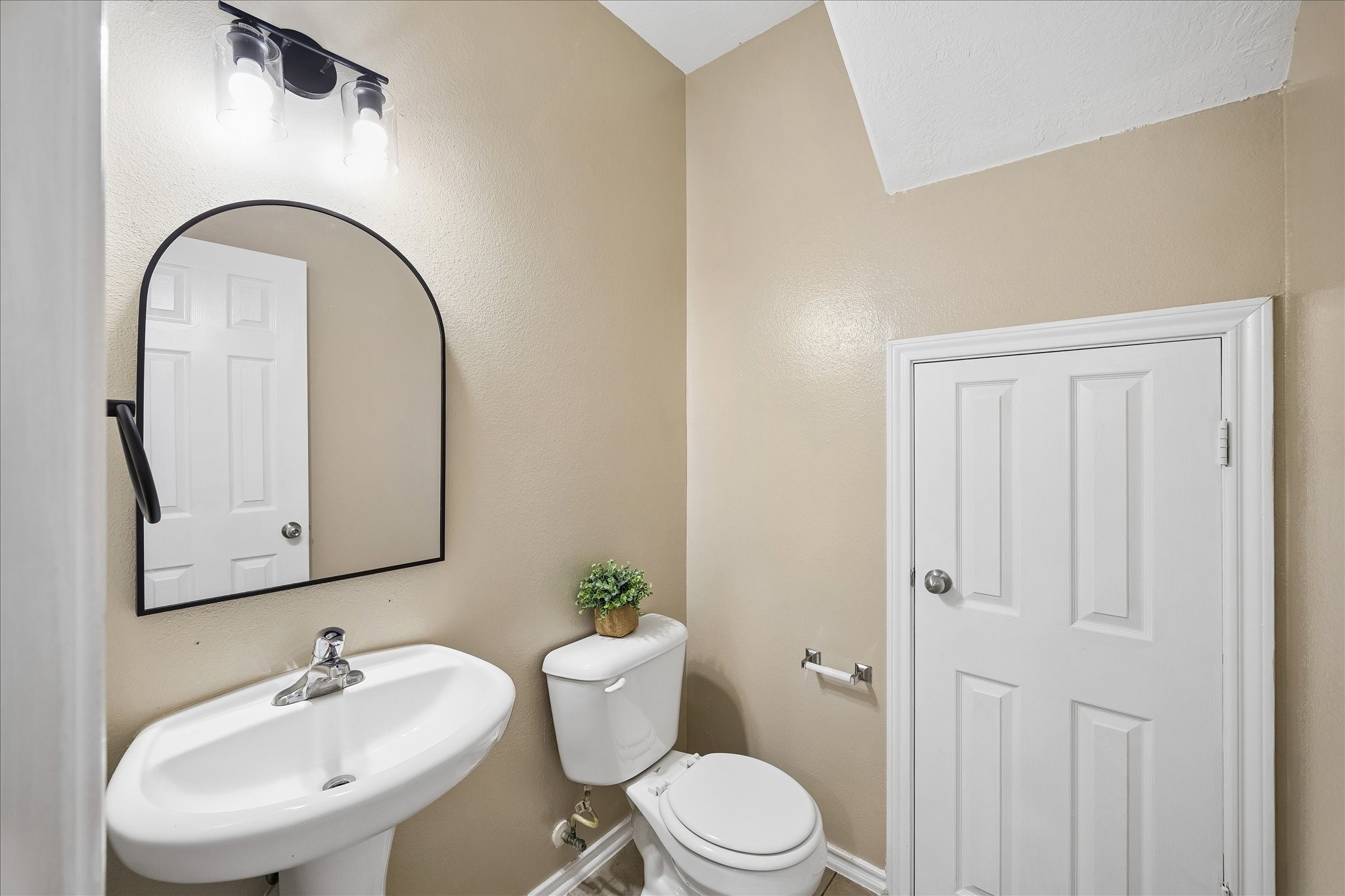 14334 Fairbuff Lane Property Photo 7