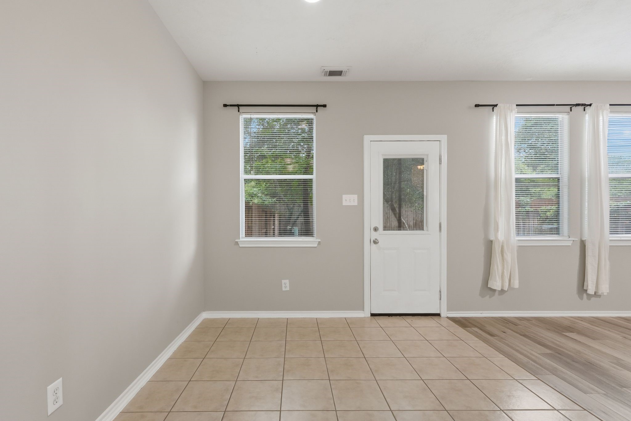 71 S Burberry Park Circle Property Photo 11