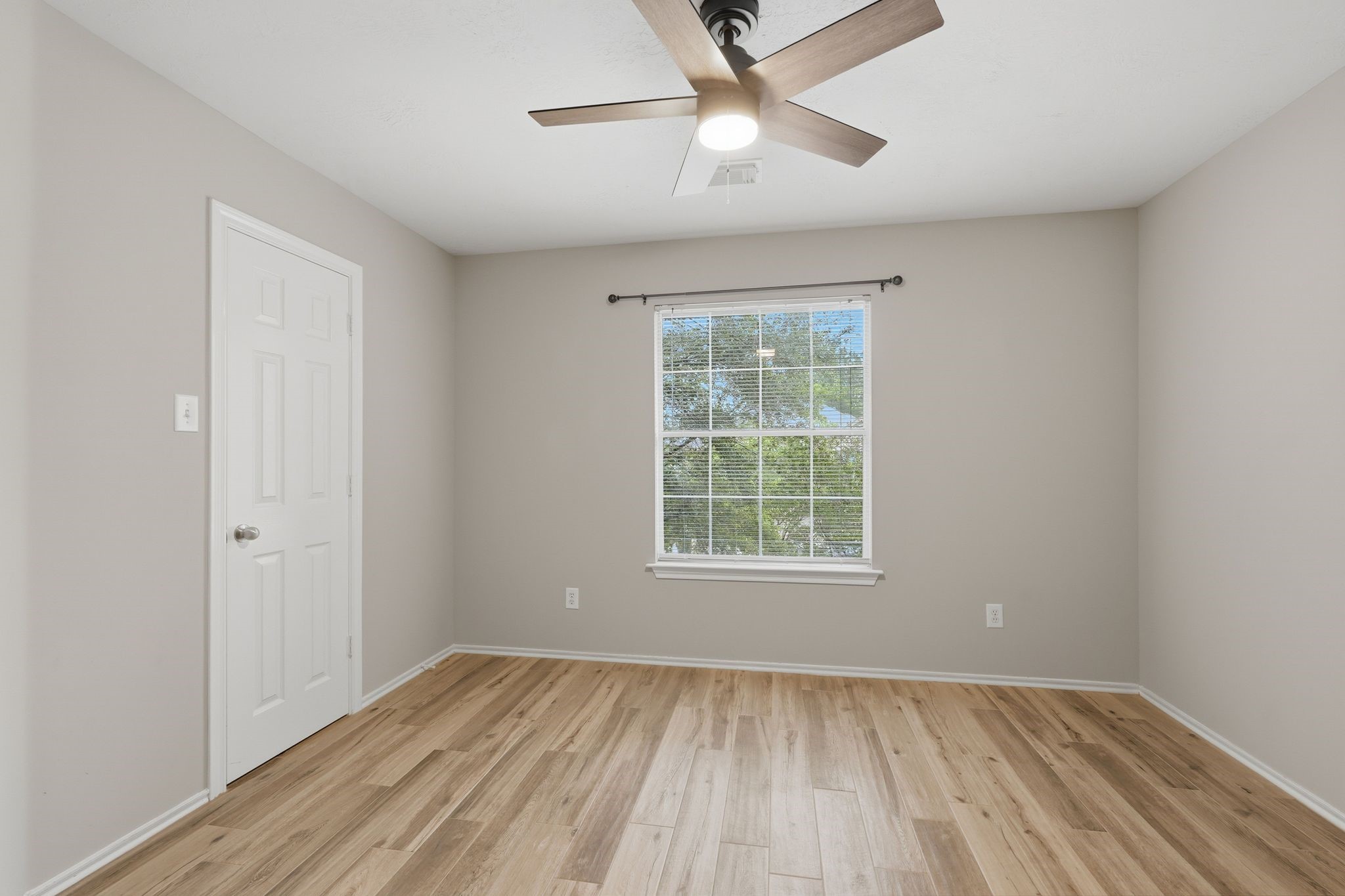 71 S Burberry Park Circle Property Photo 18