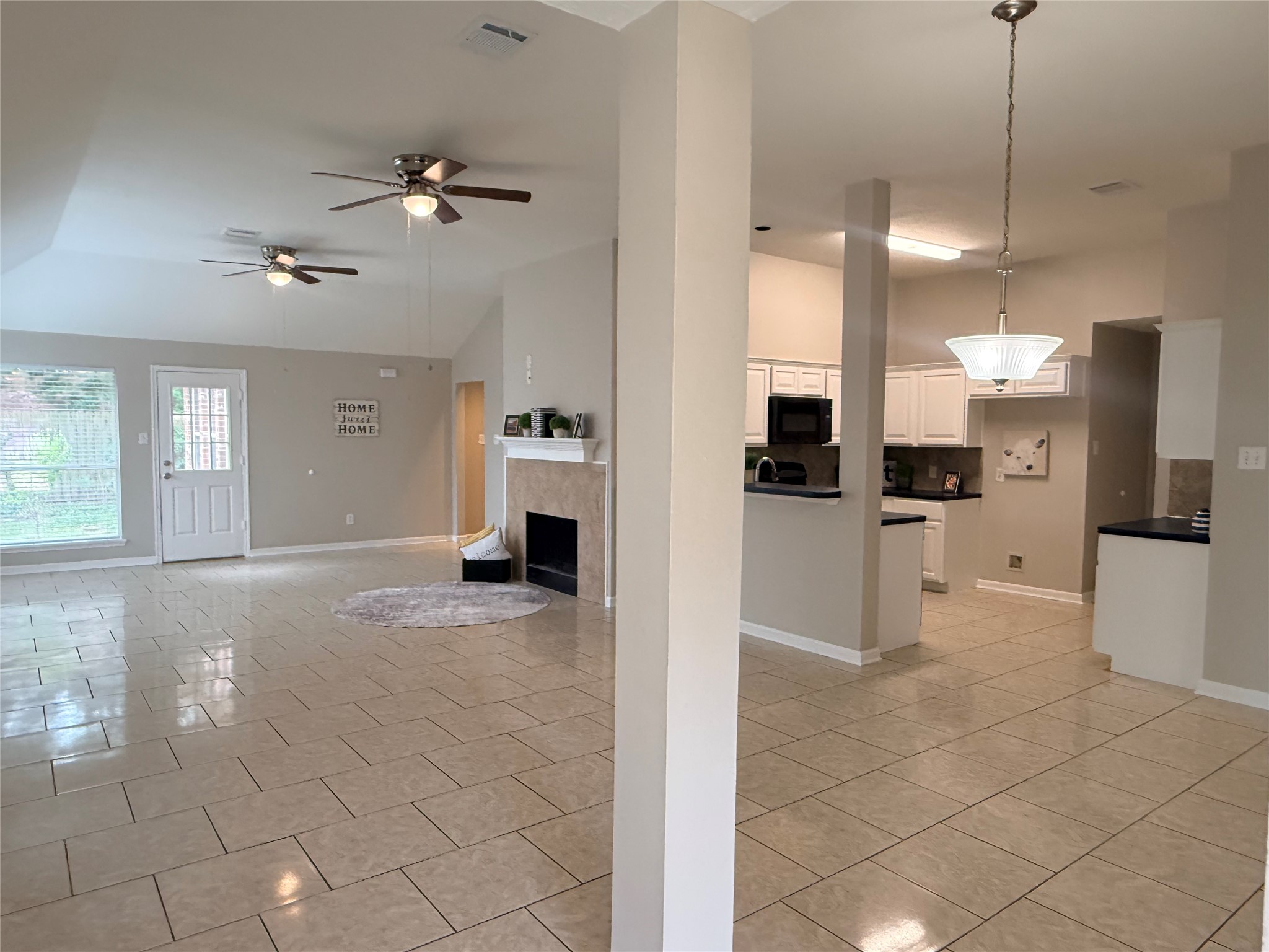 1307 E April Rain Court Property Photo 4