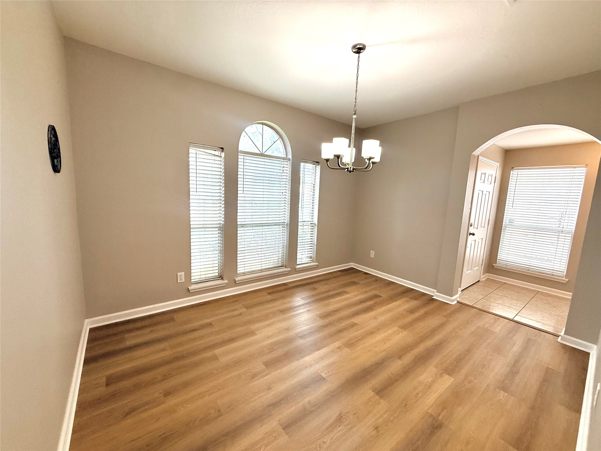 1307 E April Rain Court Property Photo 6