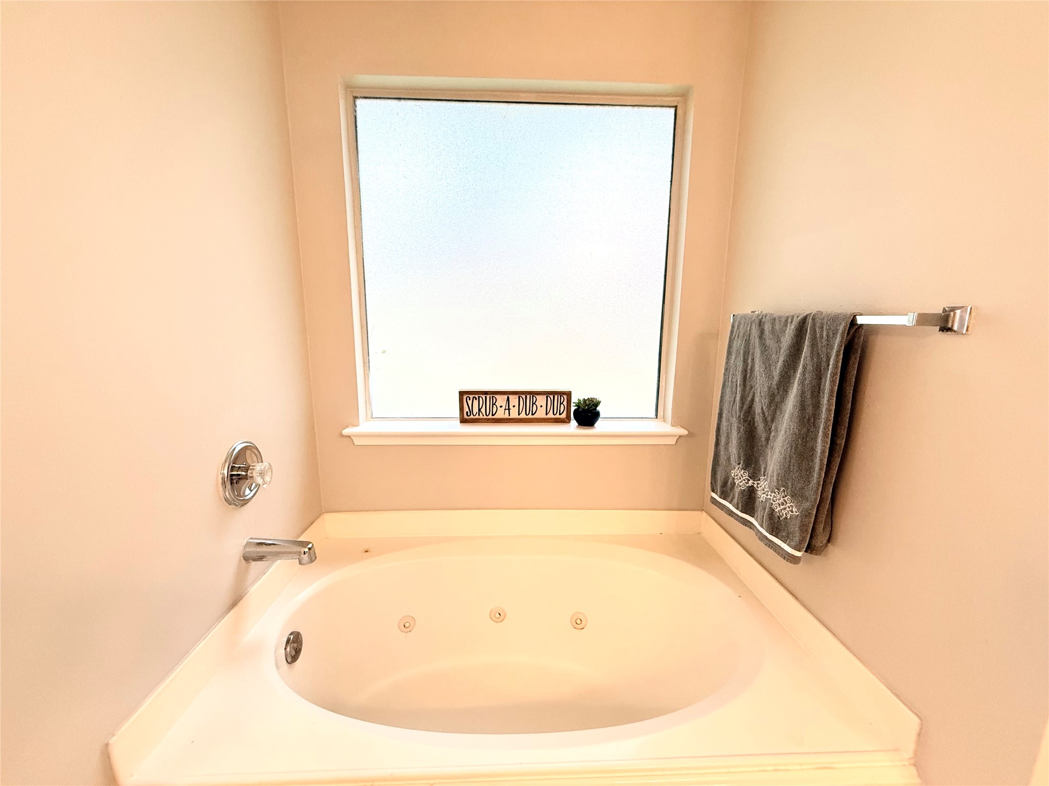 1307 E April Rain Court Property Photo 16