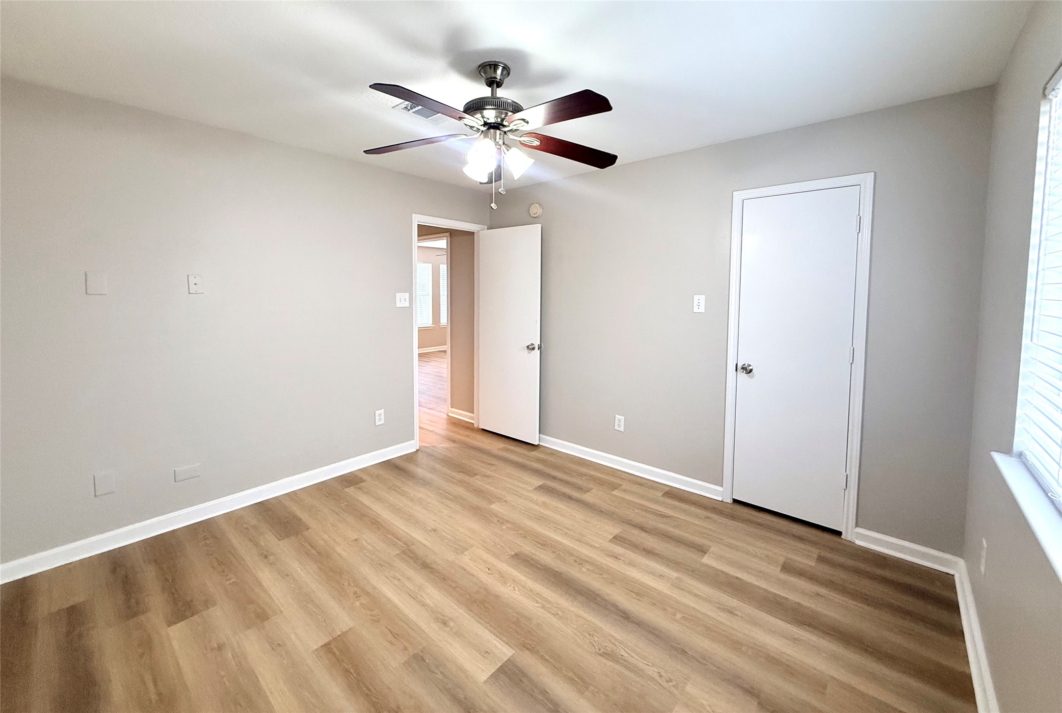 1307 E April Rain Court Property Photo 22