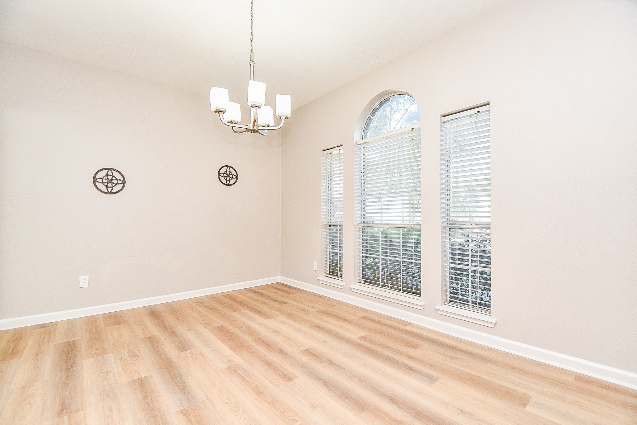1307 E April Rain Court Property Photo 30