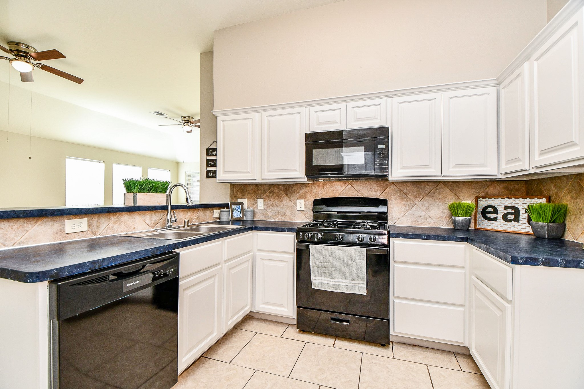 1307 E April Rain Court Property Photo 33