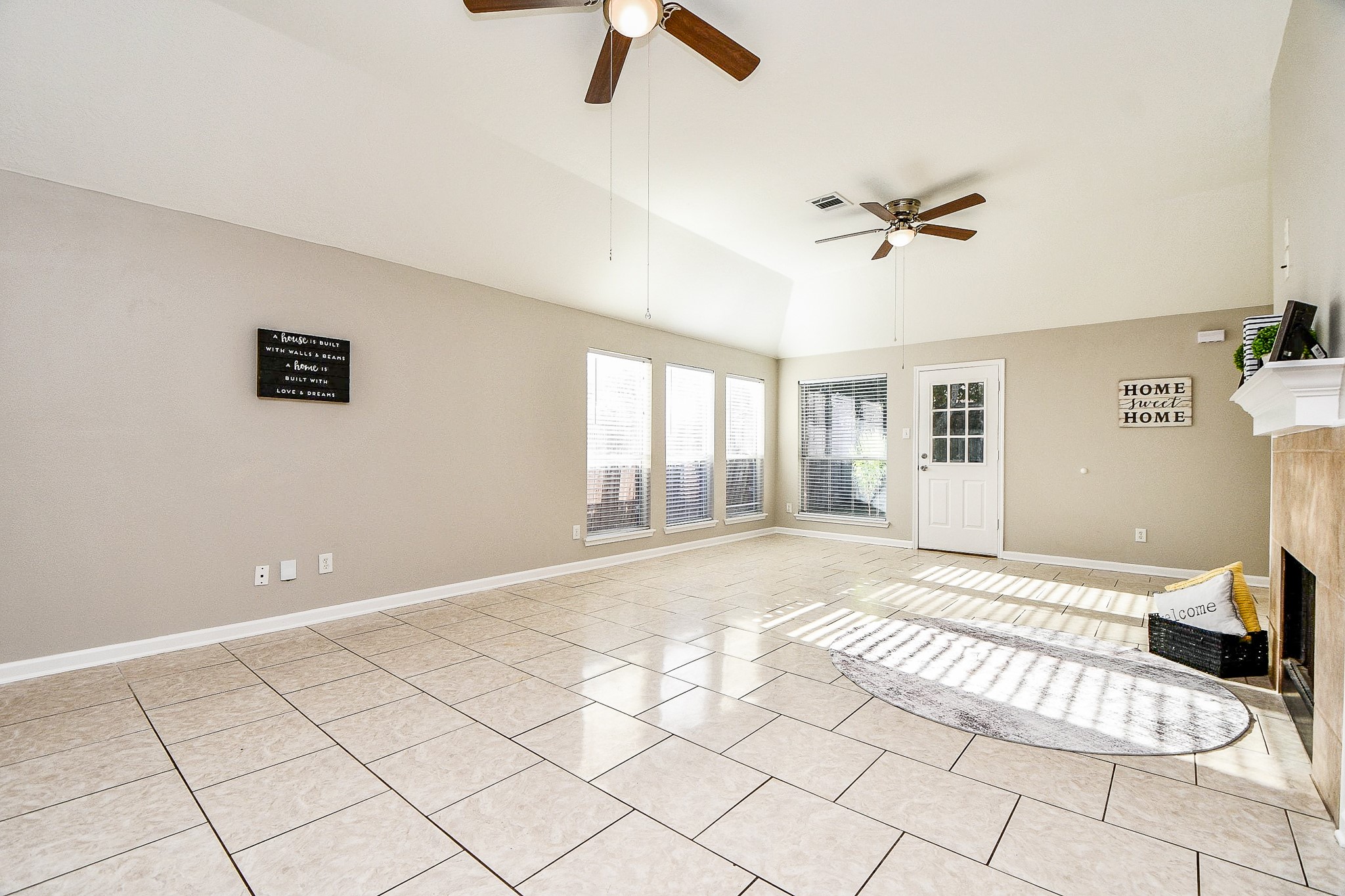1307 E April Rain Court Property Photo 35