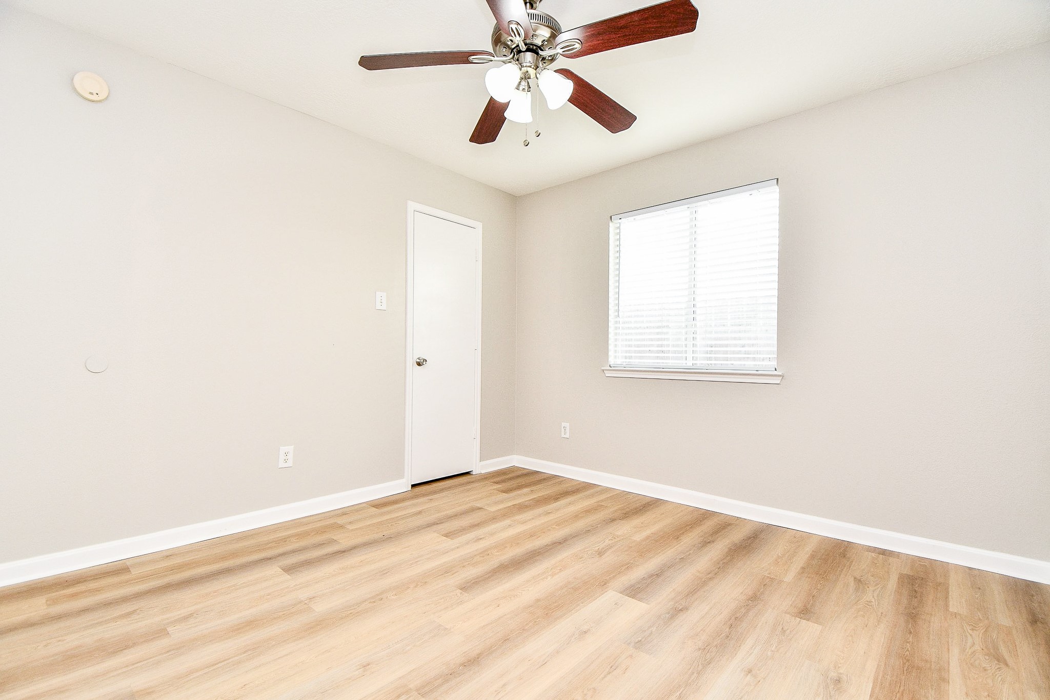 1307 E April Rain Court Property Photo 39