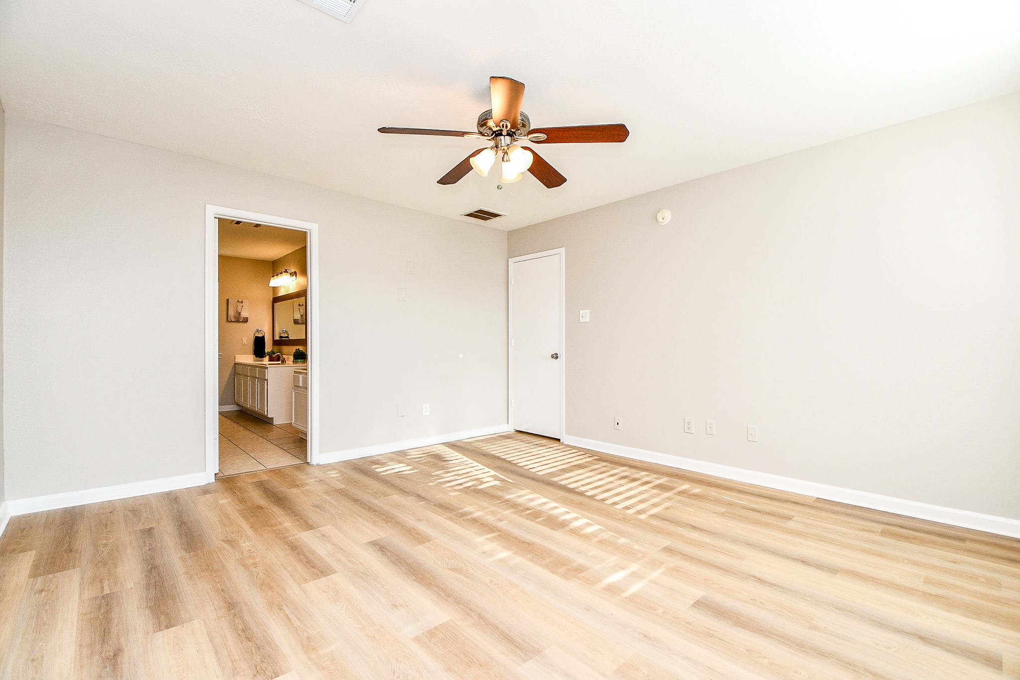 1307 E April Rain Court Property Photo 41