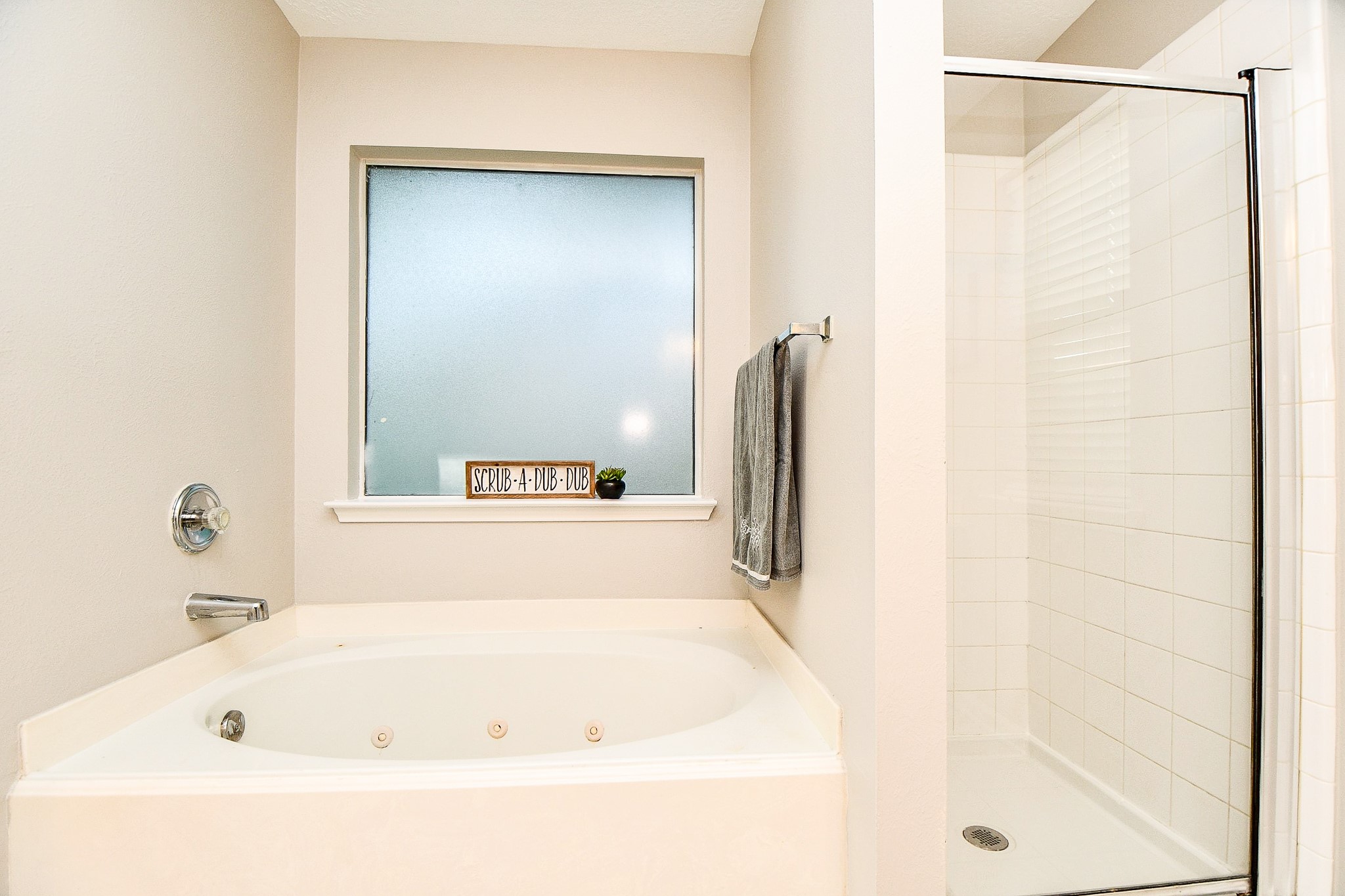 1307 E April Rain Court Property Photo 43
