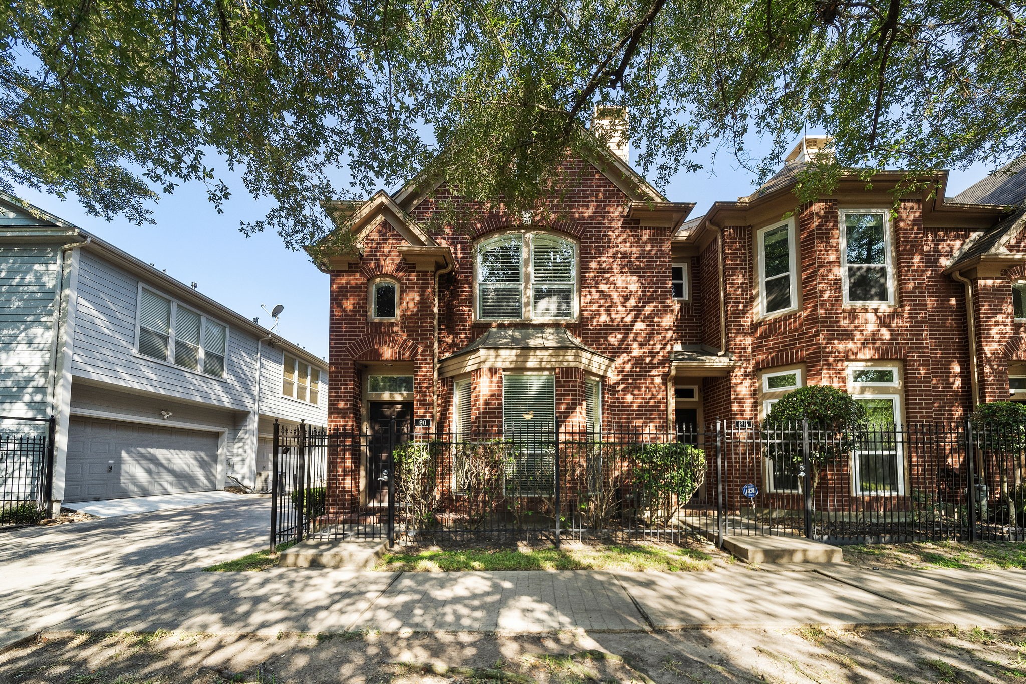 90 Mcgowen St Property Photo 1