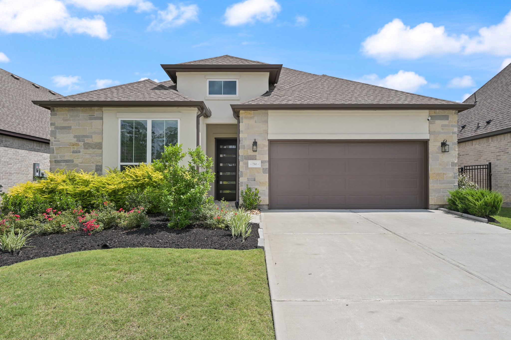 7361 Grandview Meadow Drive Property Photo 1