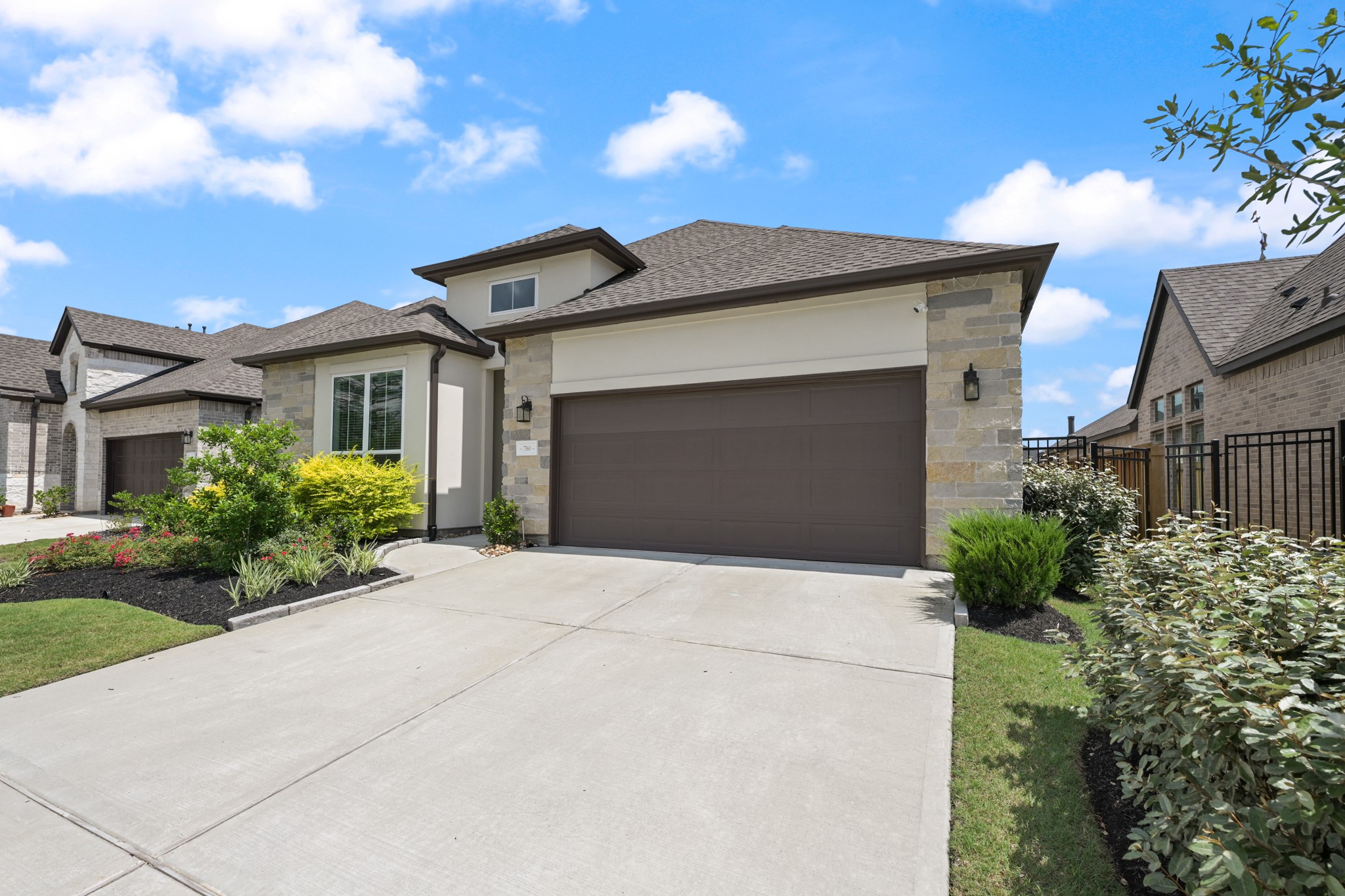 7361 Grandview Meadow Drive Property Photo 3