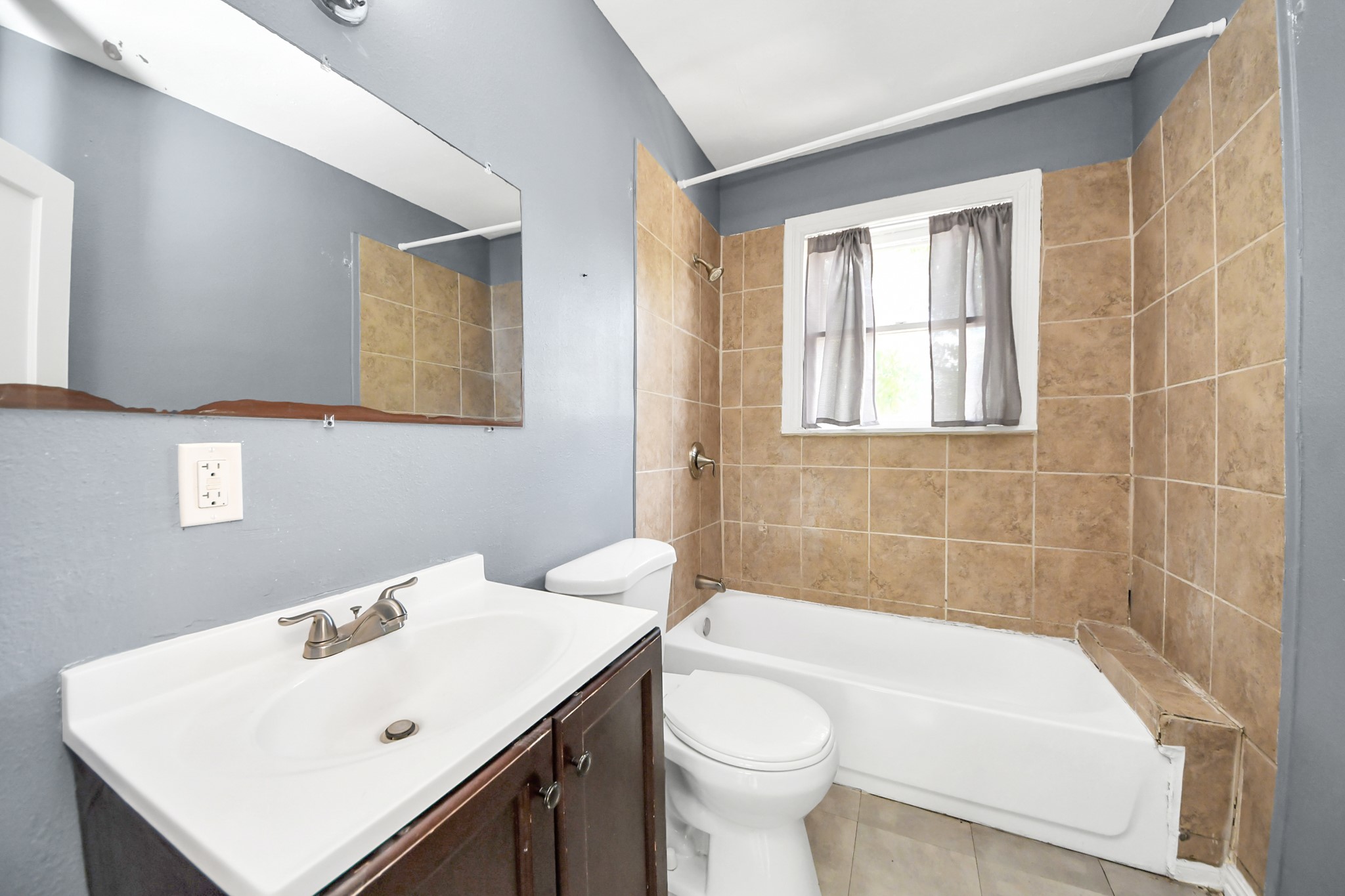 3012 Isabella Street B Property Photo 34
