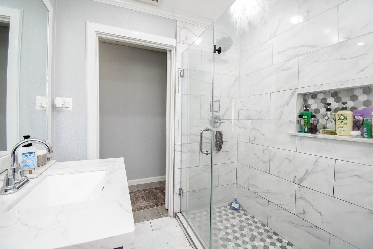 1119 Regal Street Property Photo 16
