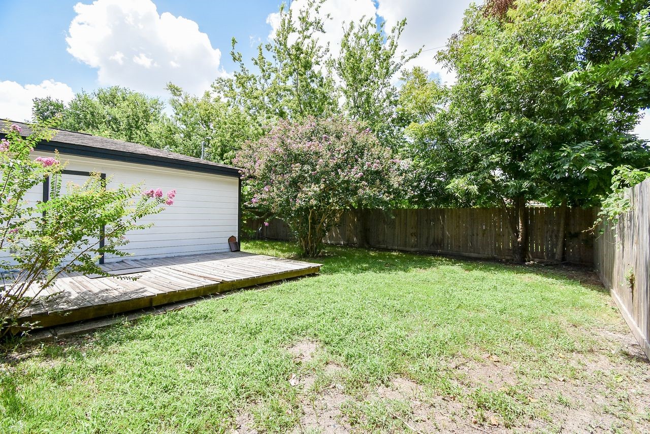 1119 Regal Street Property Photo 25