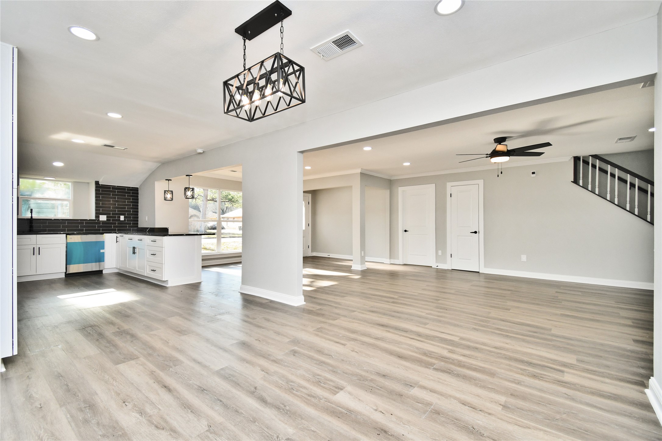 2035 Round Spring Drive Property Photo 4