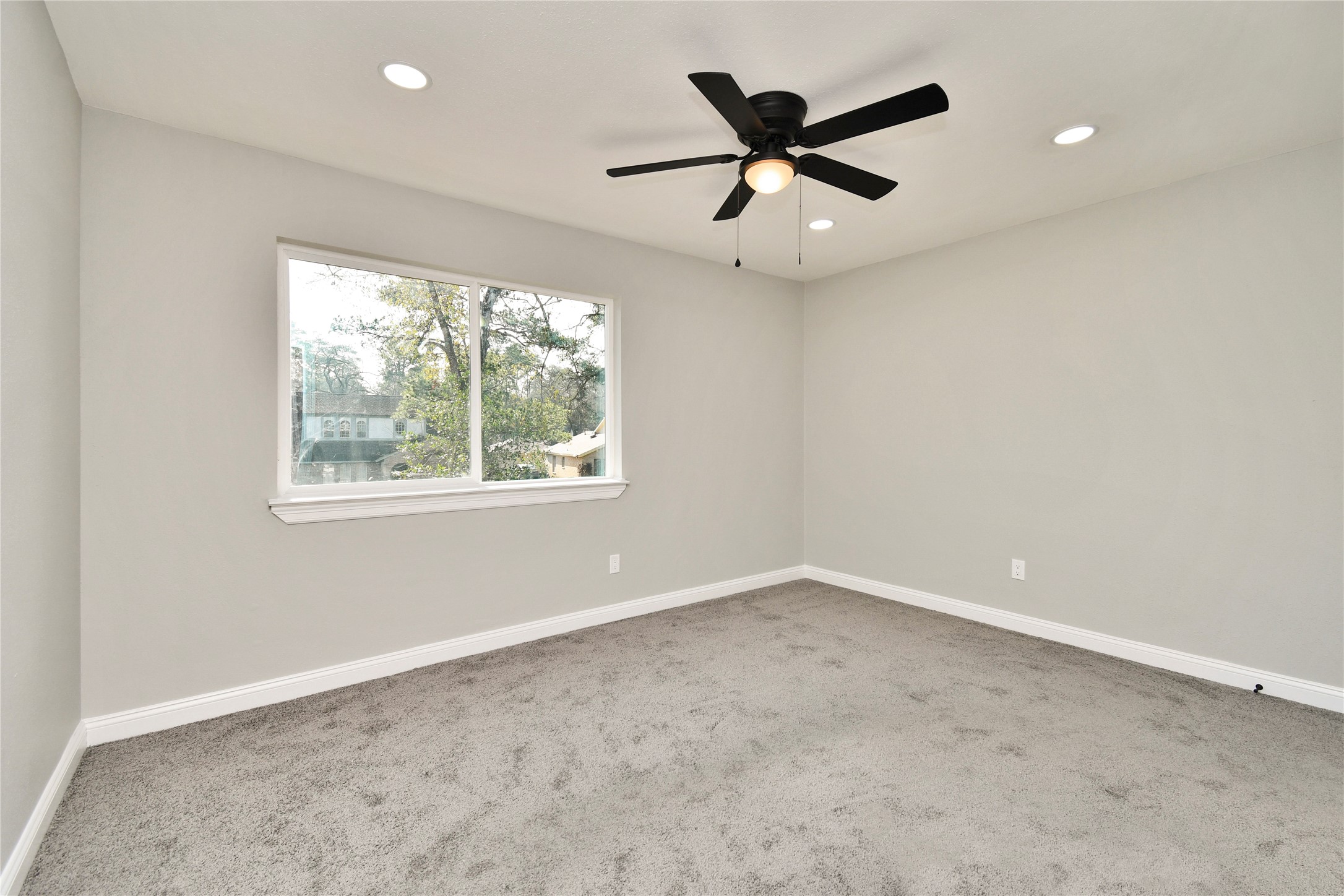 2035 Round Spring Drive Property Photo 17