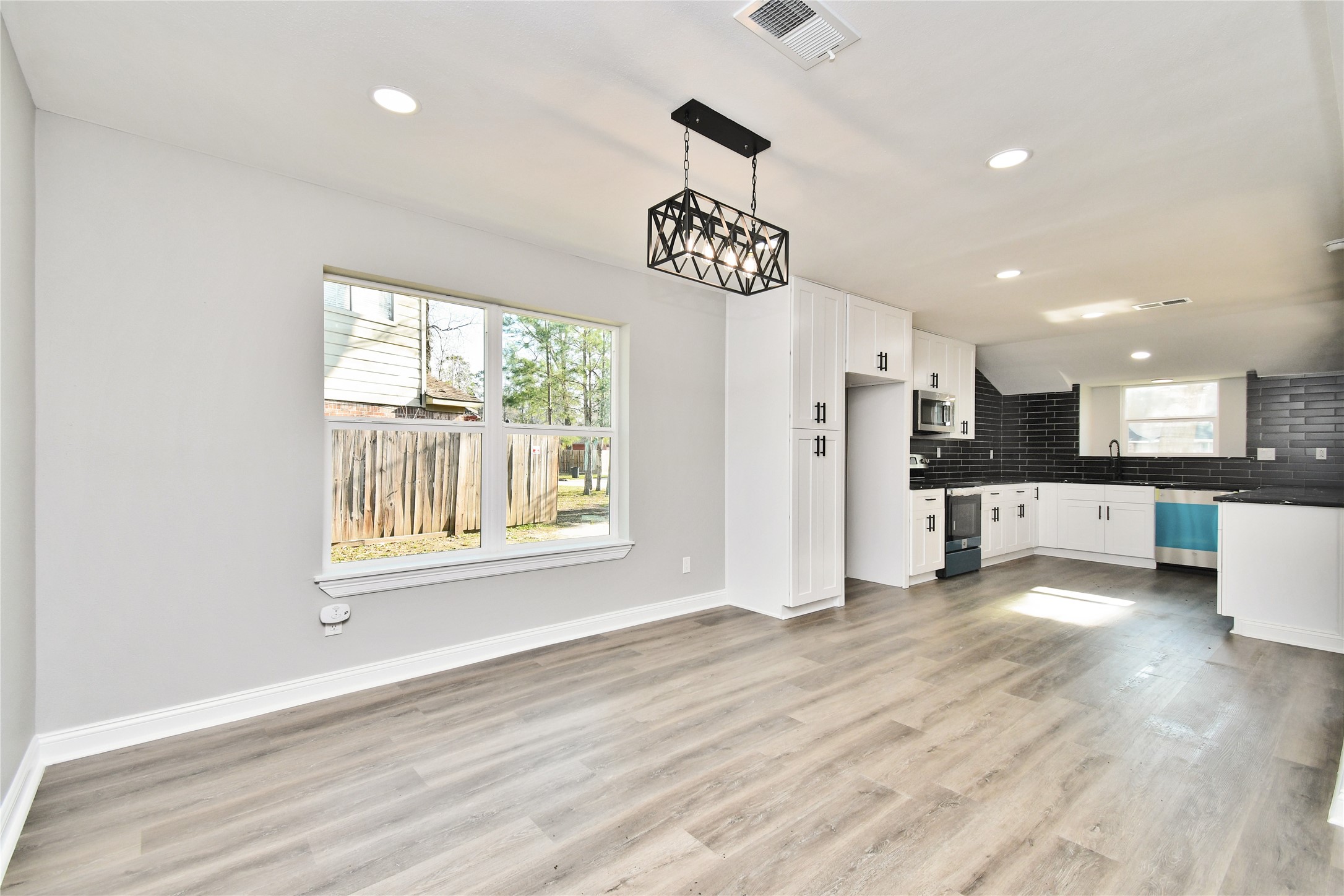 2035 Round Spring Drive Property Photo 19