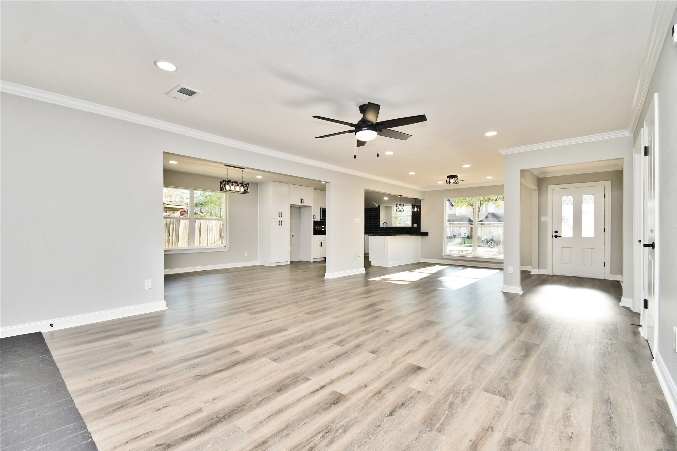 2035 Round Spring Drive Property Photo 21
