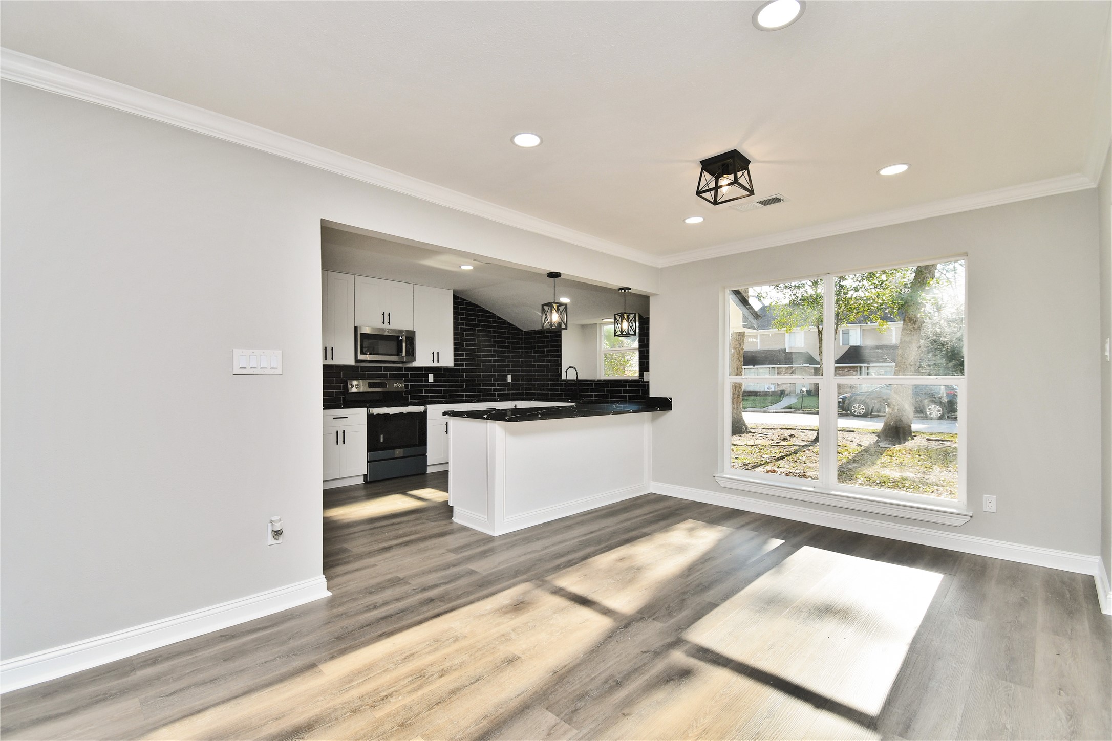 2035 Round Spring Drive Property Photo 24