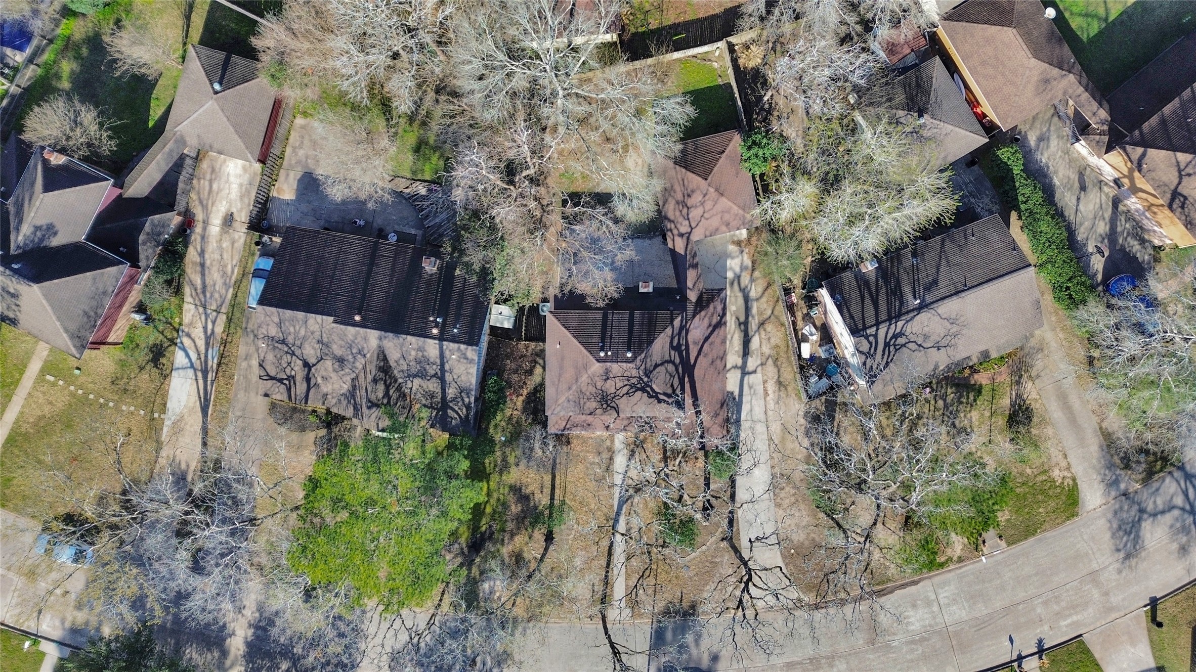 2035 Round Spring Drive Property Photo 32