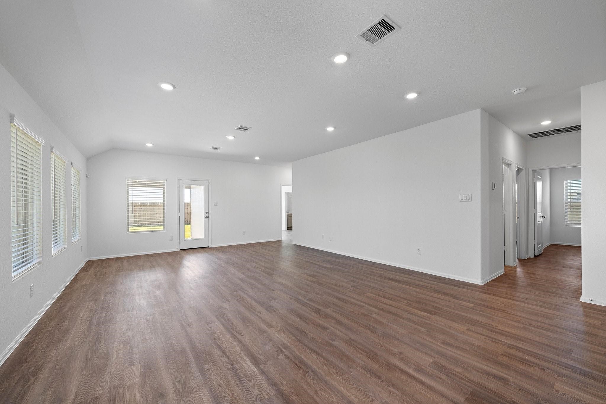 5010 Lavaridge Drive Property Photo 9