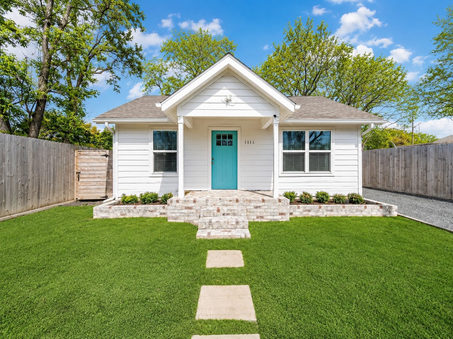 1511 McNeil Street Property Photo 1
