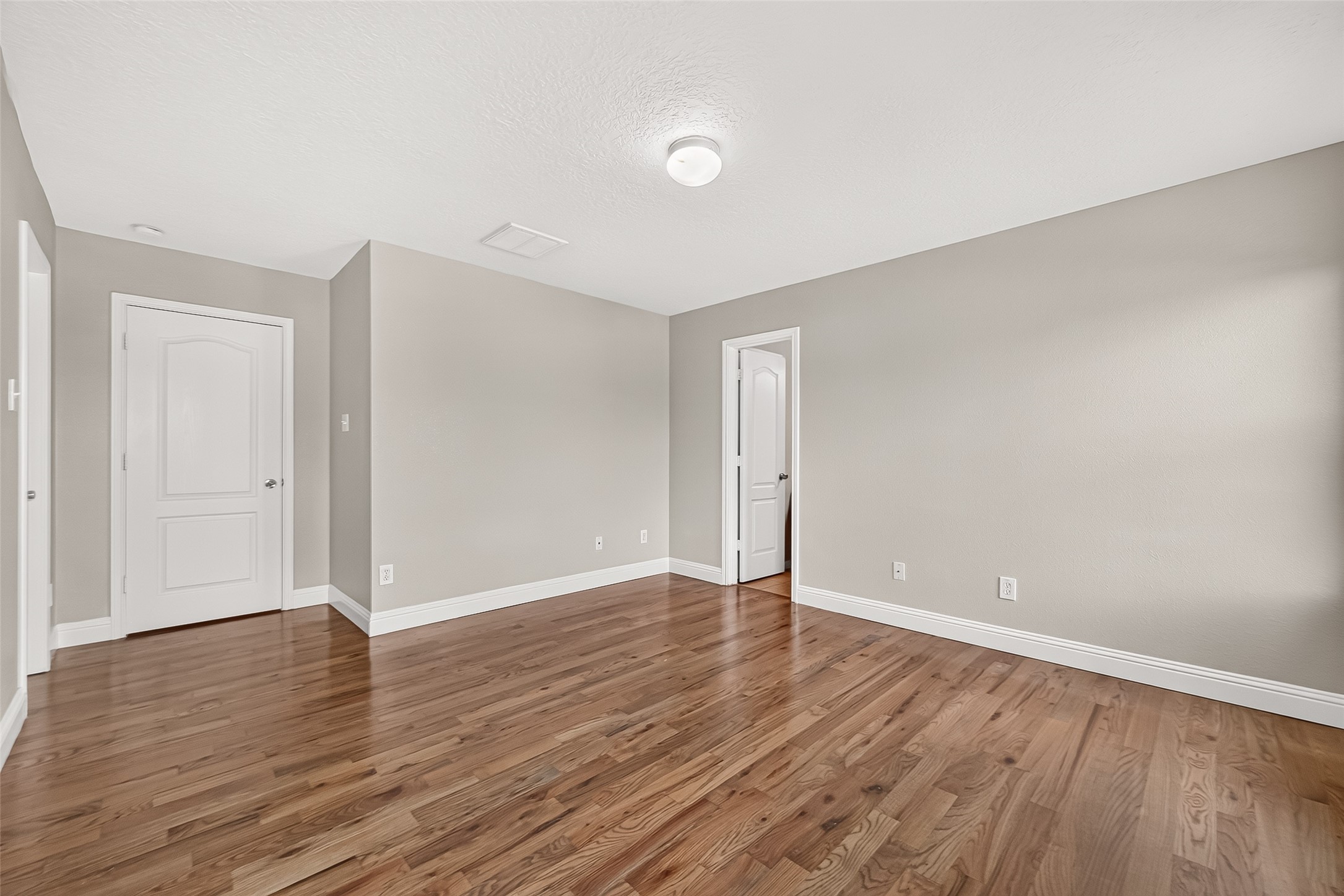 3519 Fuller Bluff Drive Property Photo 5