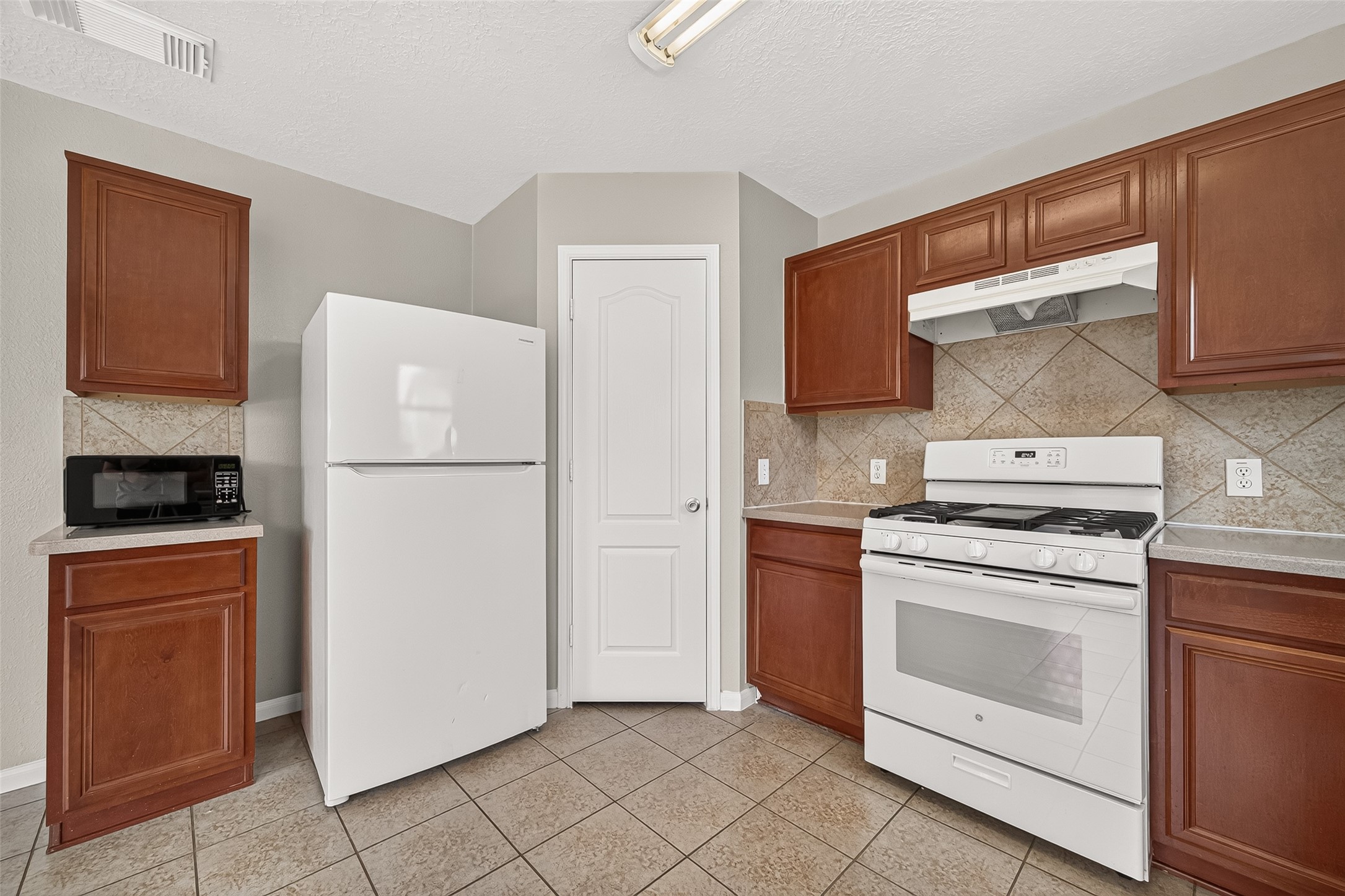 3519 Fuller Bluff Drive Property Photo 11