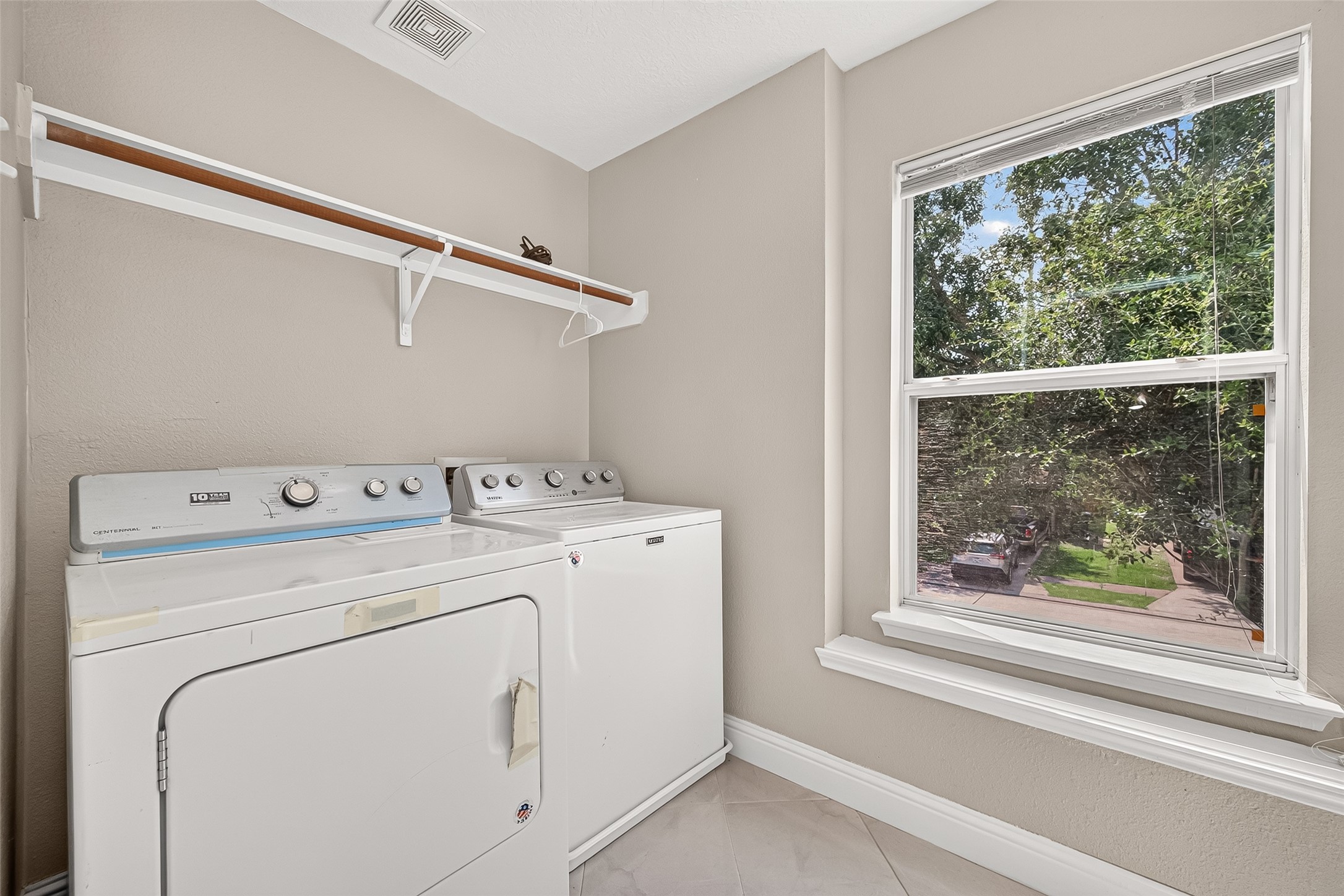 3519 Fuller Bluff Drive Property Photo 12