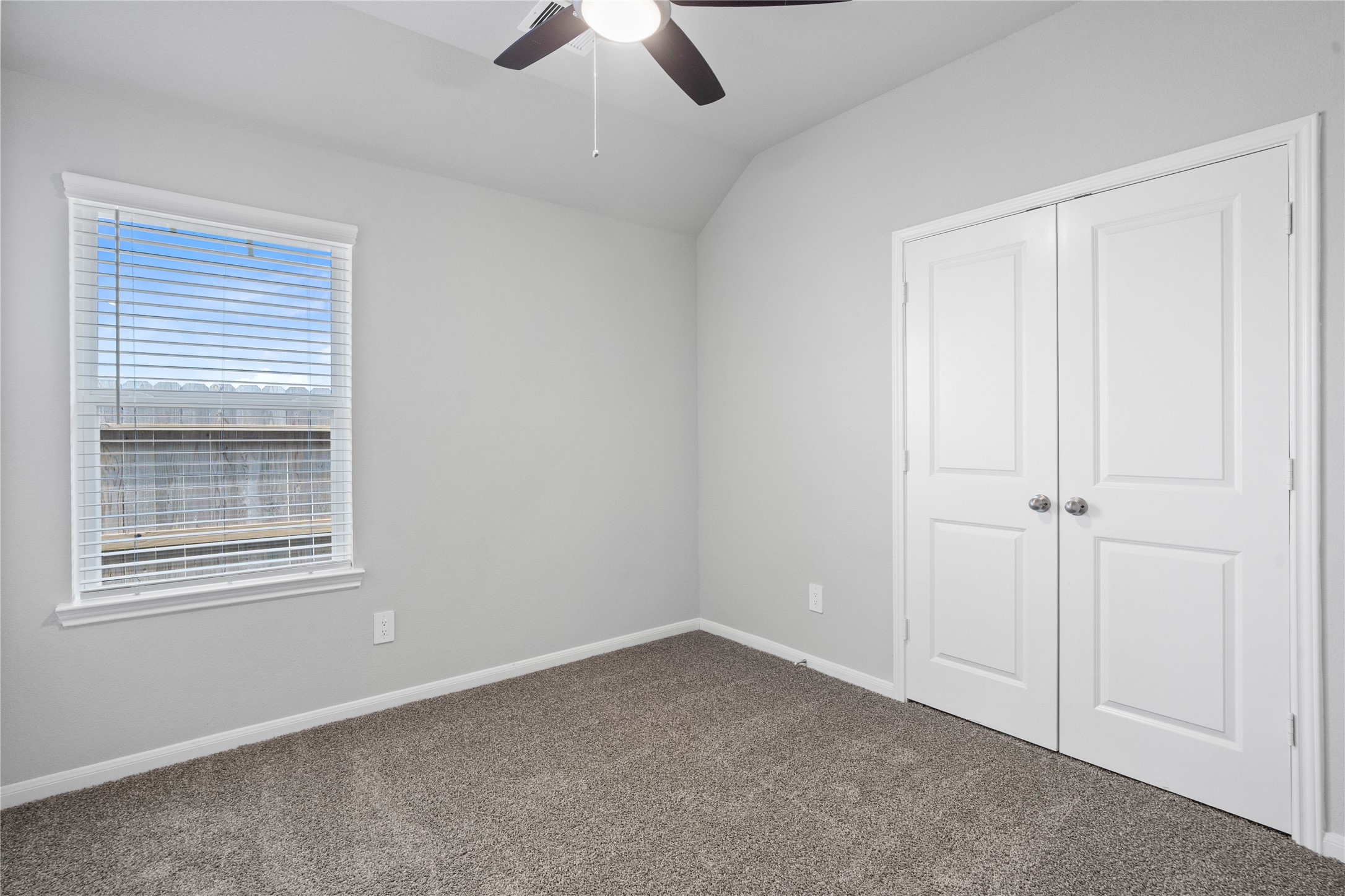 19555 Montgomery Ridge Way Property Photo 12
